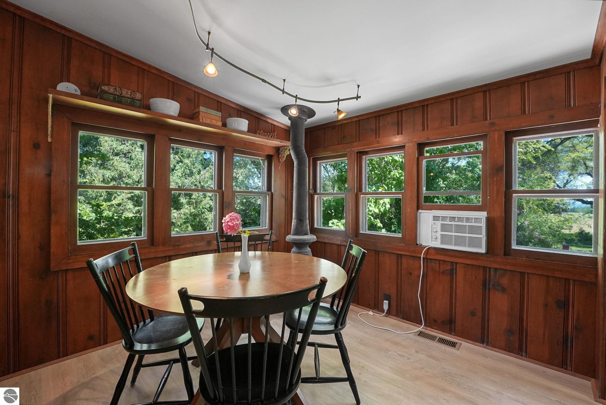 12372 Center Road