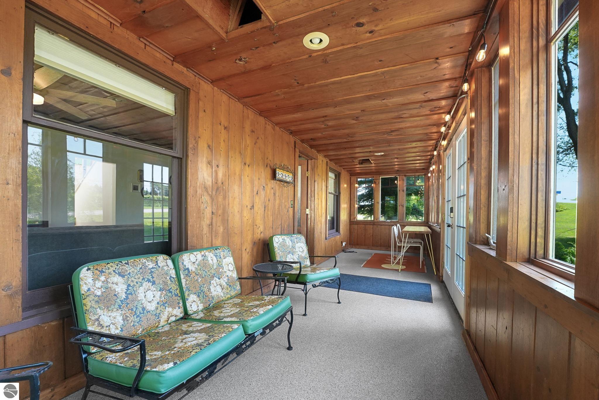 12372 Center Road
