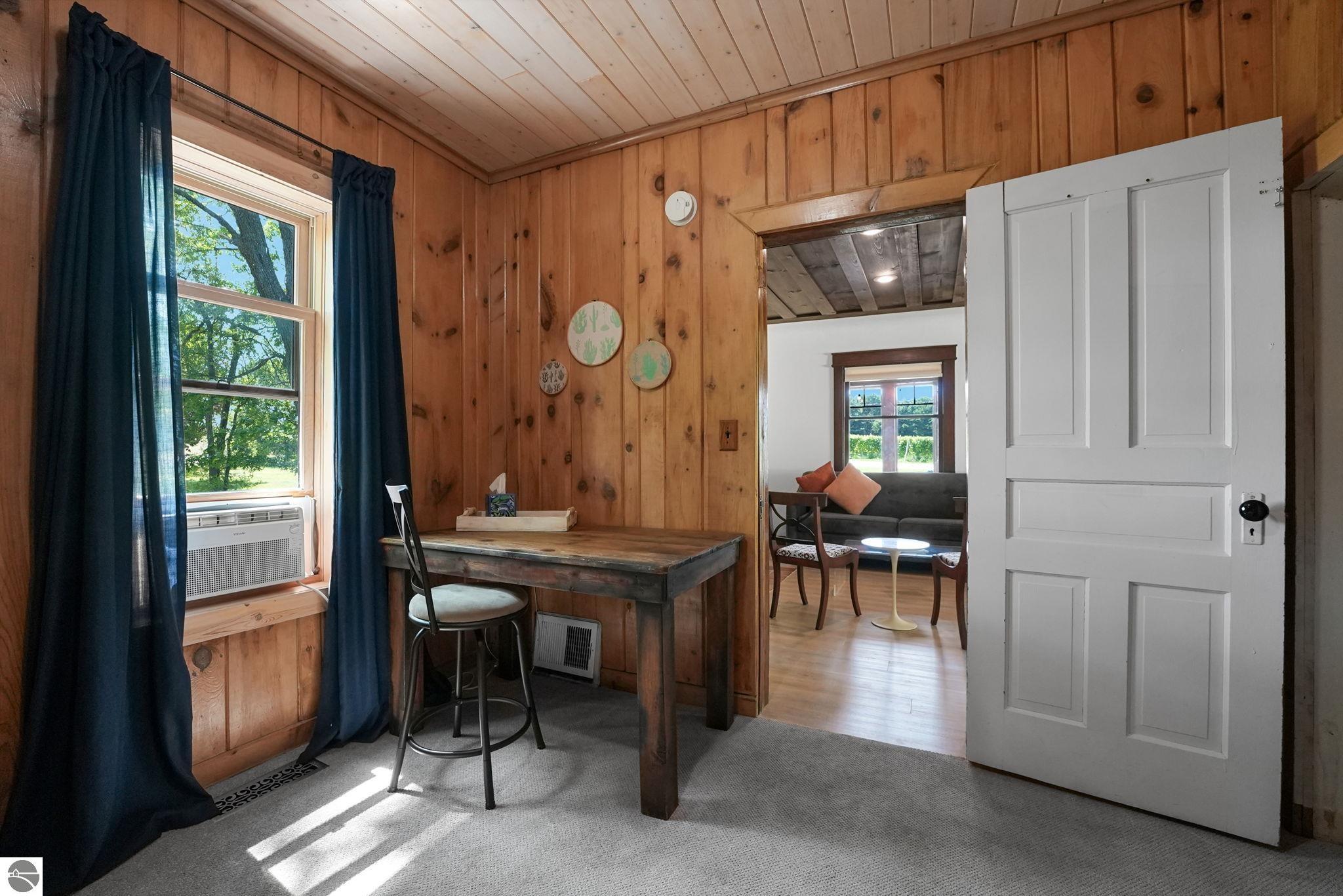 12372 Center Road