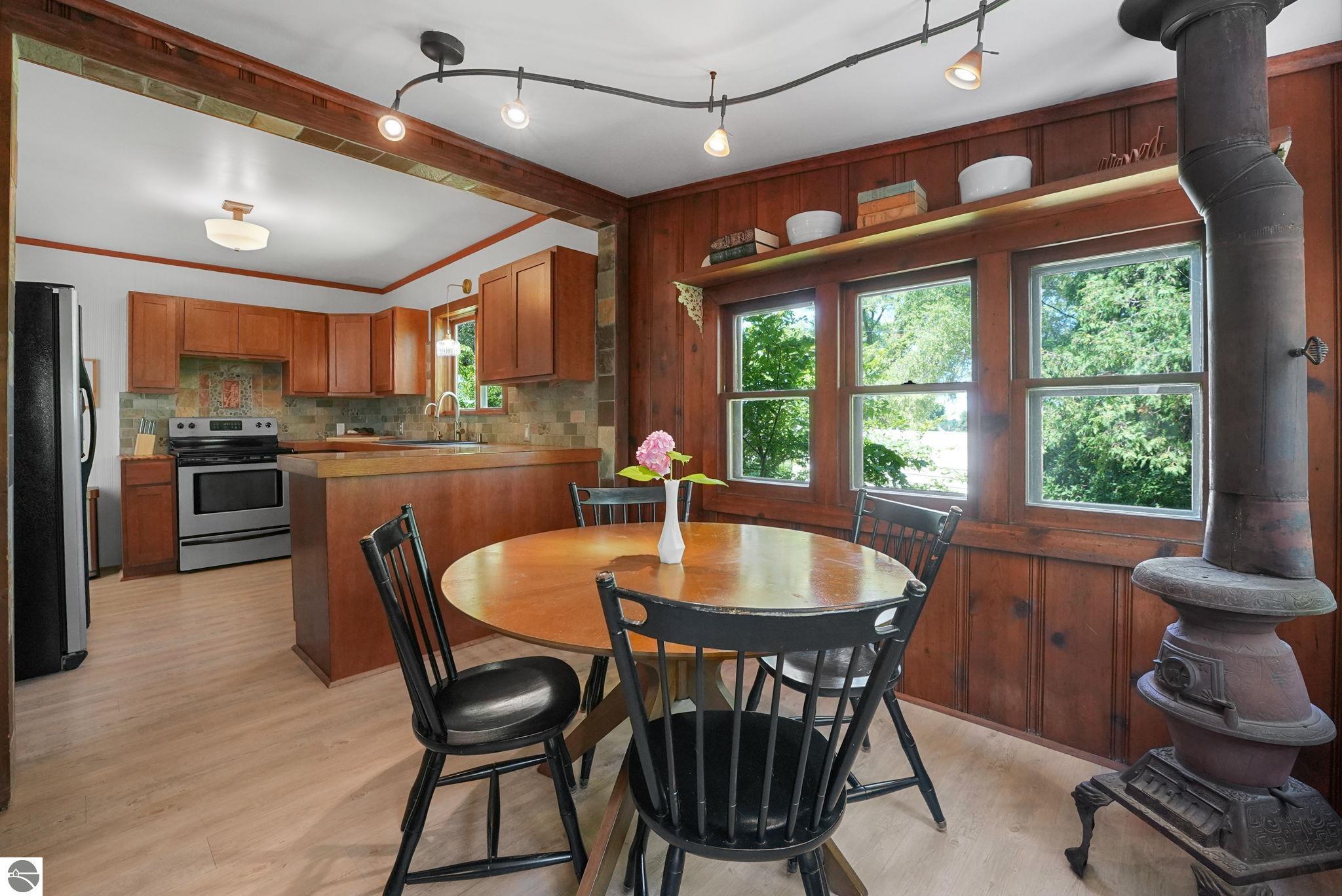 12372 Center Road