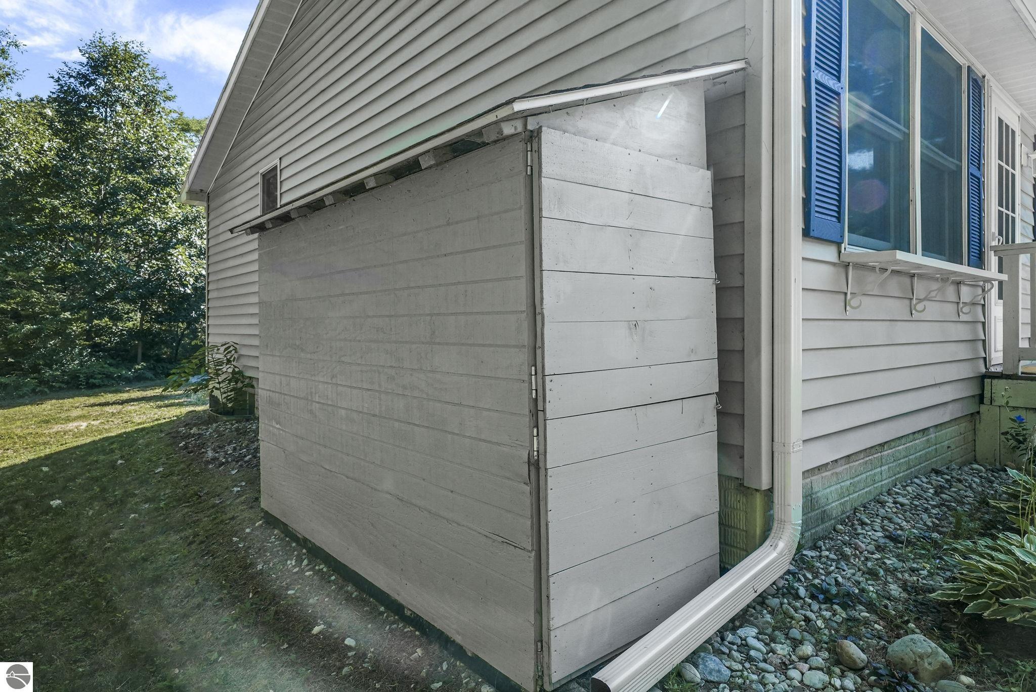 2020 Cove Drive