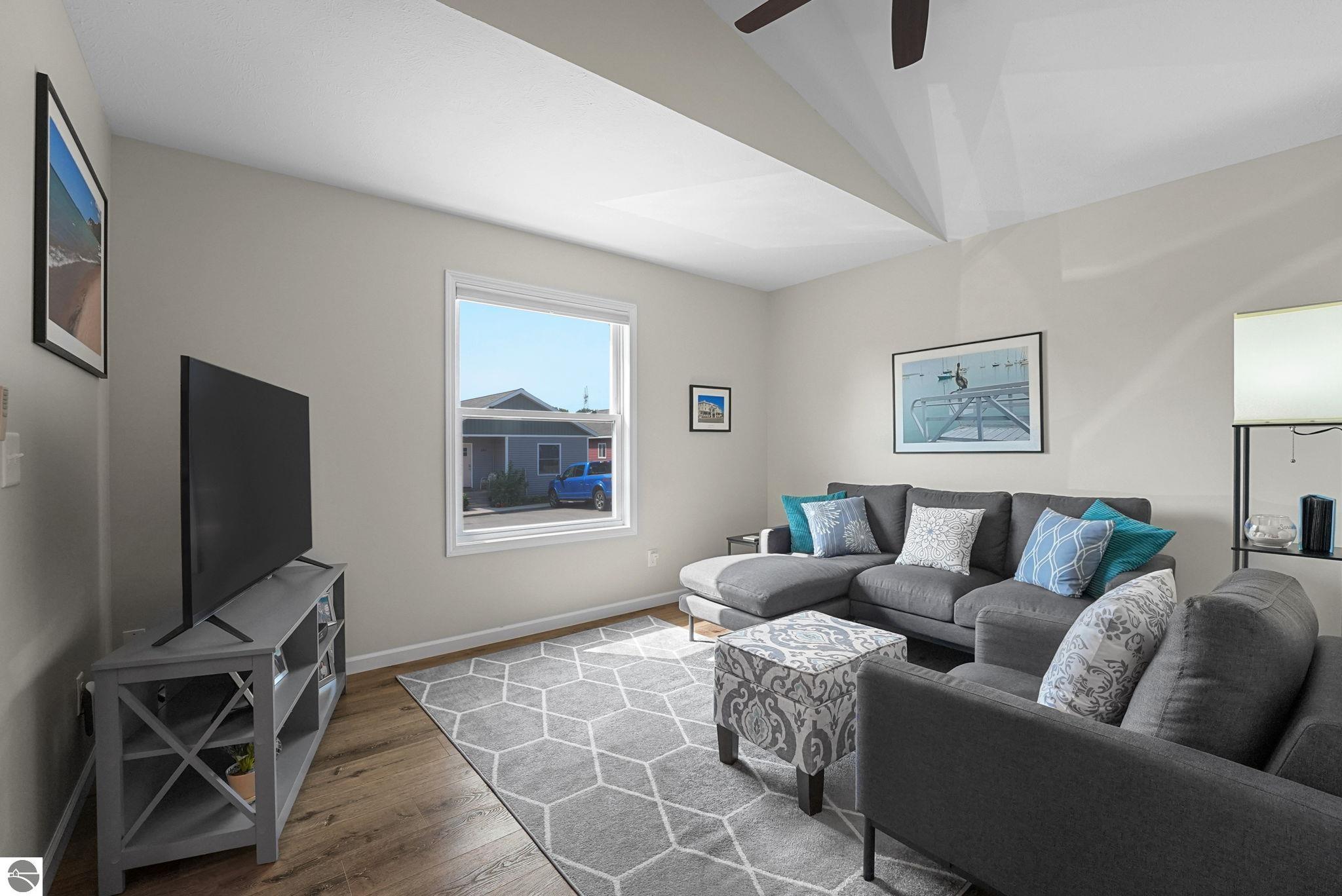 1060 Cupola Place