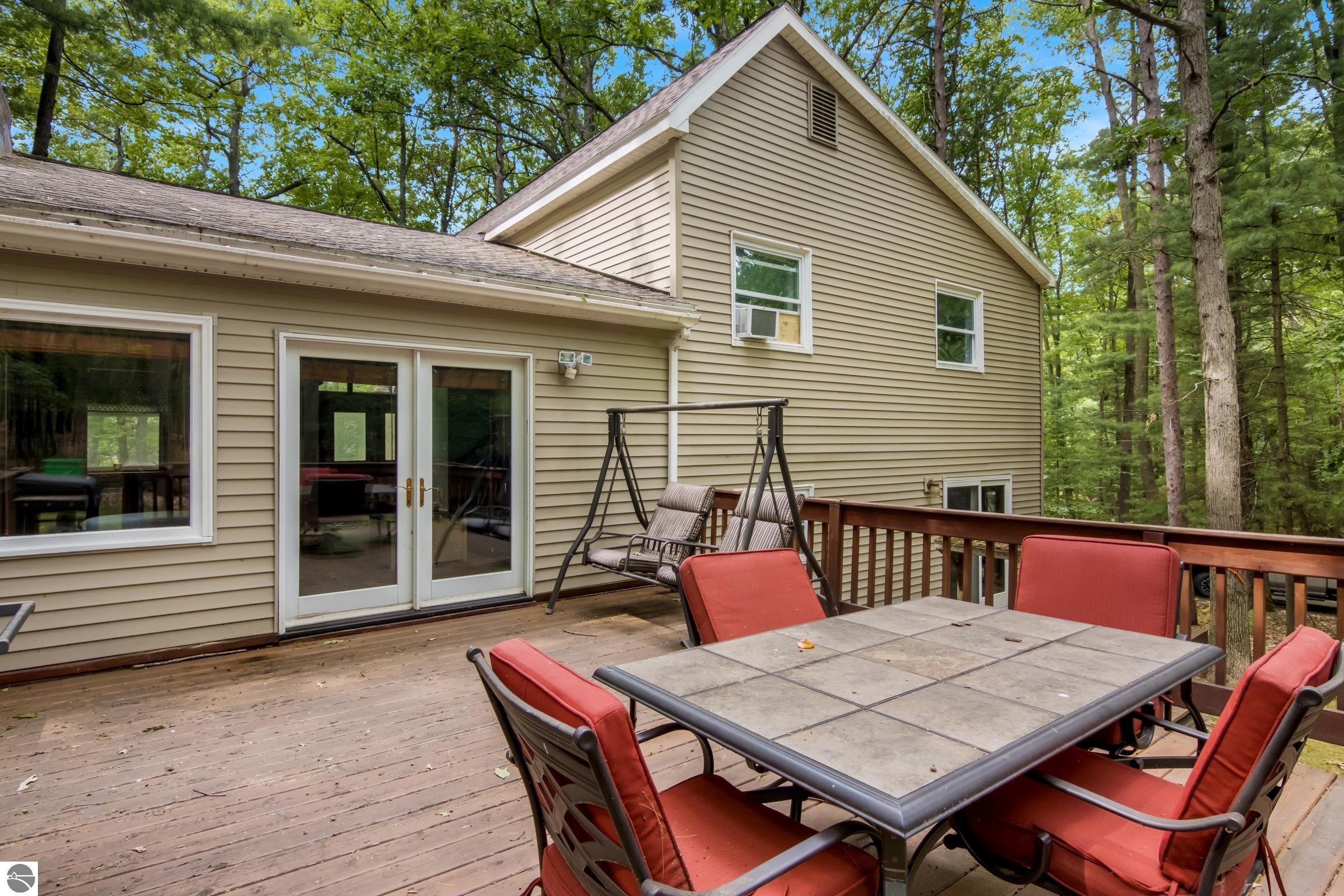 4176 Circle View Drive