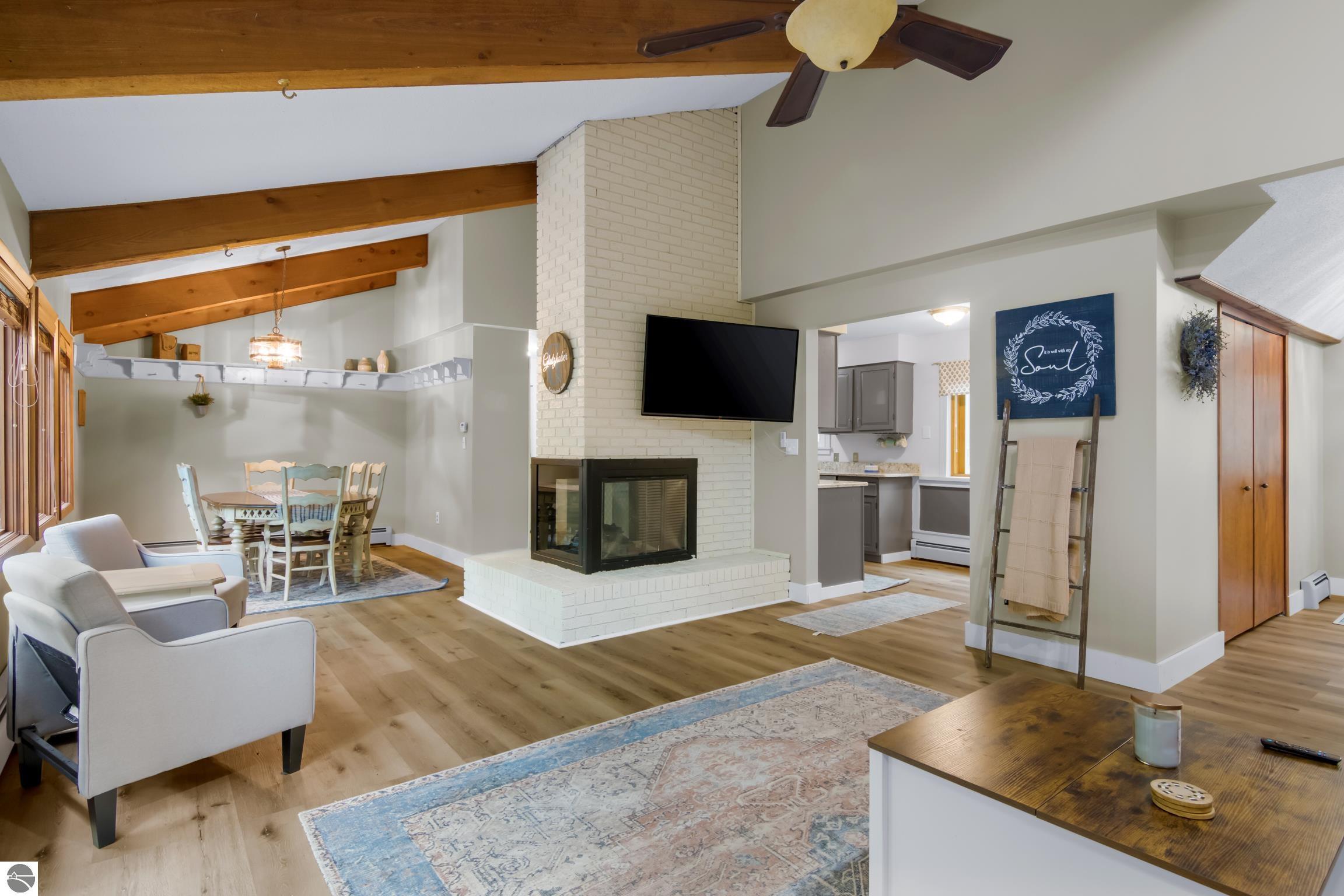 4176 Circle View Drive