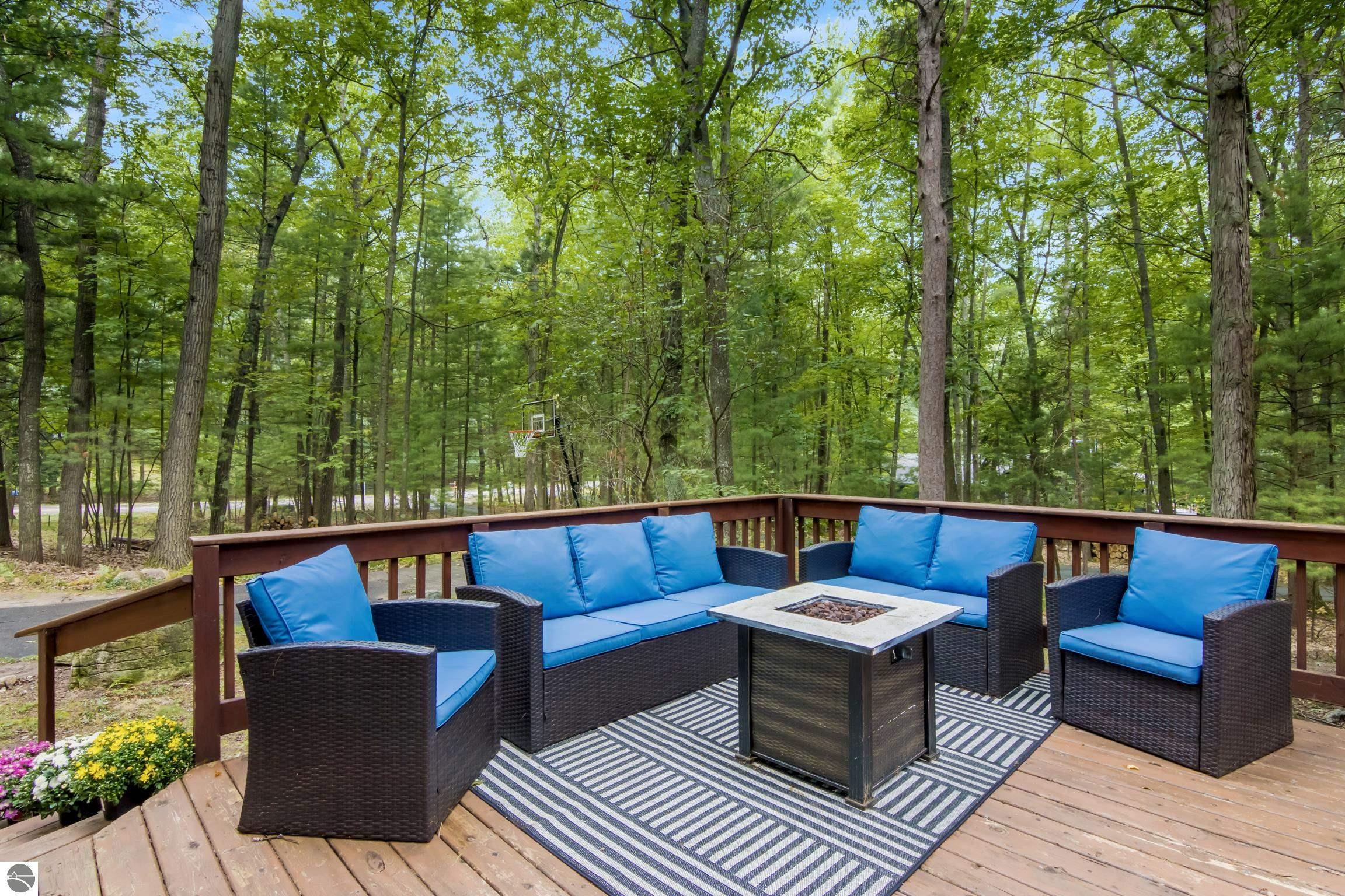 4176 Circle View Drive
