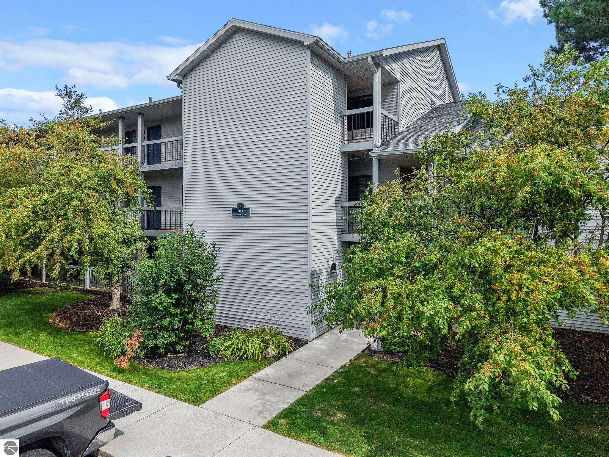 545 Riverine Drive # 304 Unit: #304