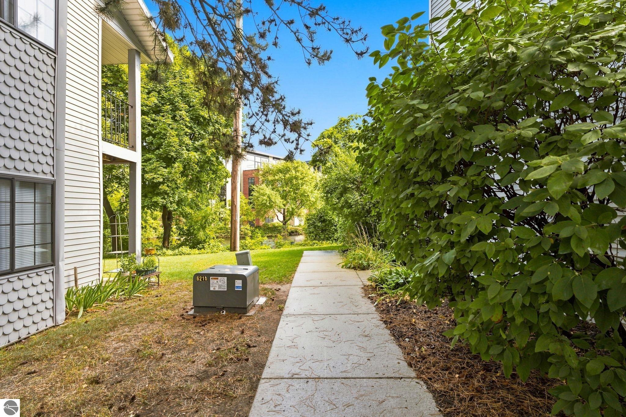 545 Riverine Drive # 304 Unit: #304