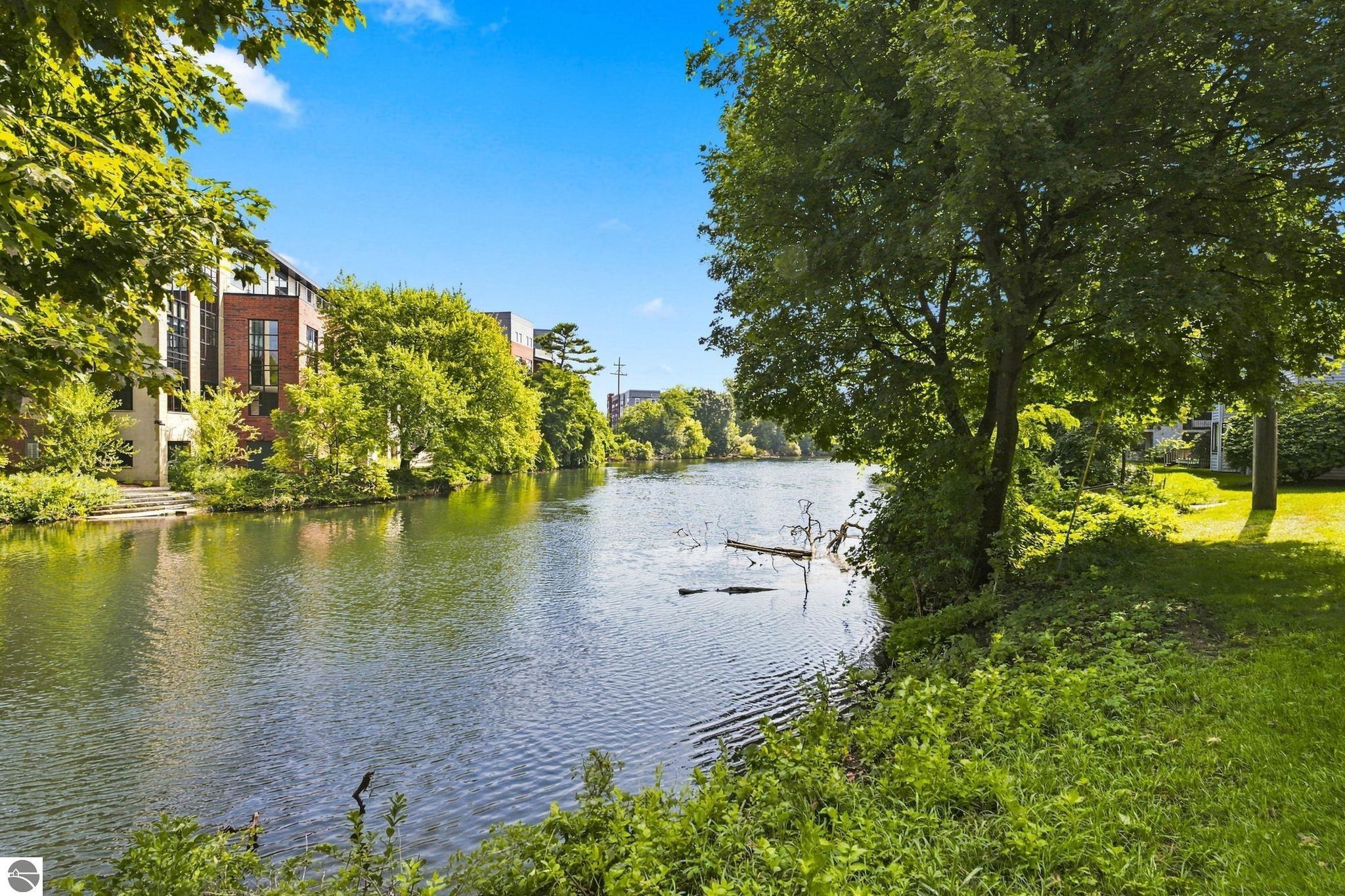 545 Riverine Drive # 304 Unit: #304