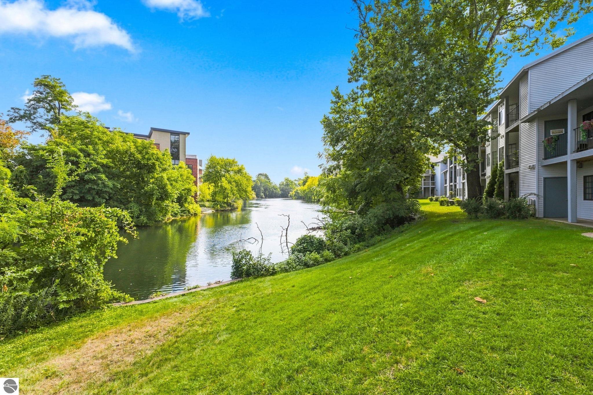 545 Riverine Drive # 304 Unit: #304