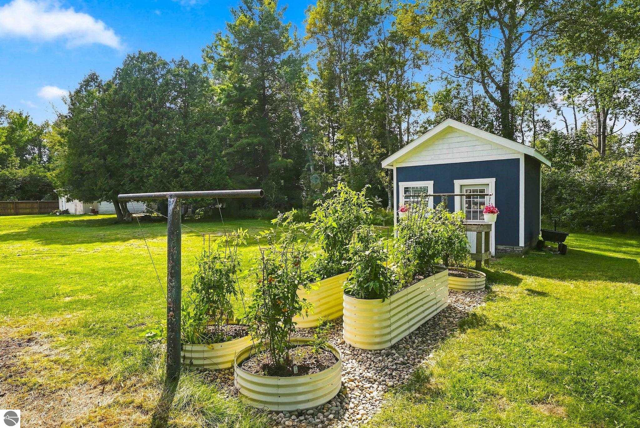 3221 N Four Mile Road
