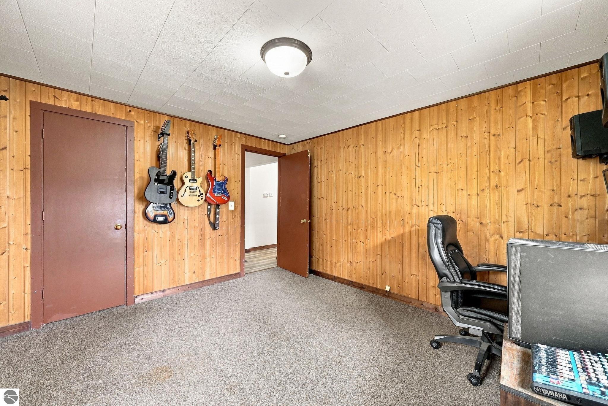 3221 N Four Mile Road
