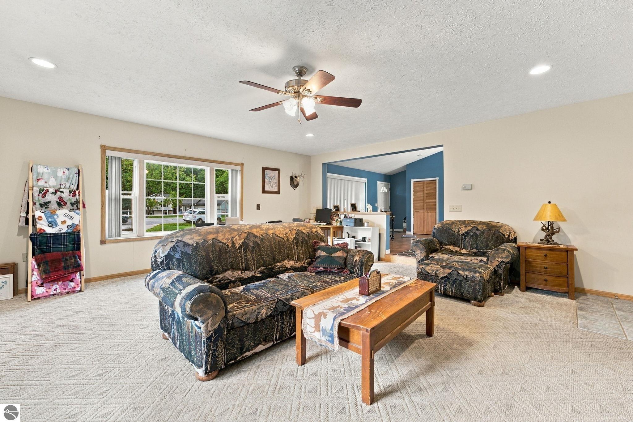 2005 Holland Circle