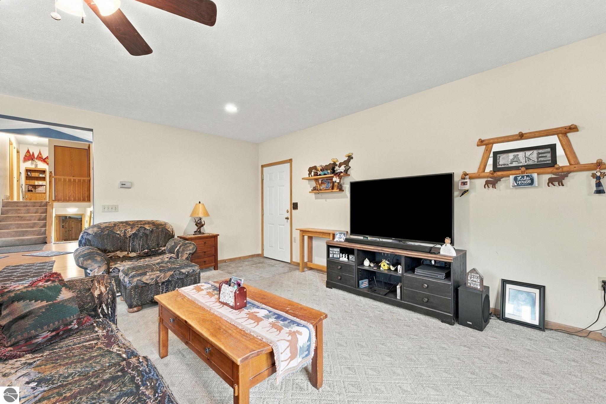 2005 Holland Circle