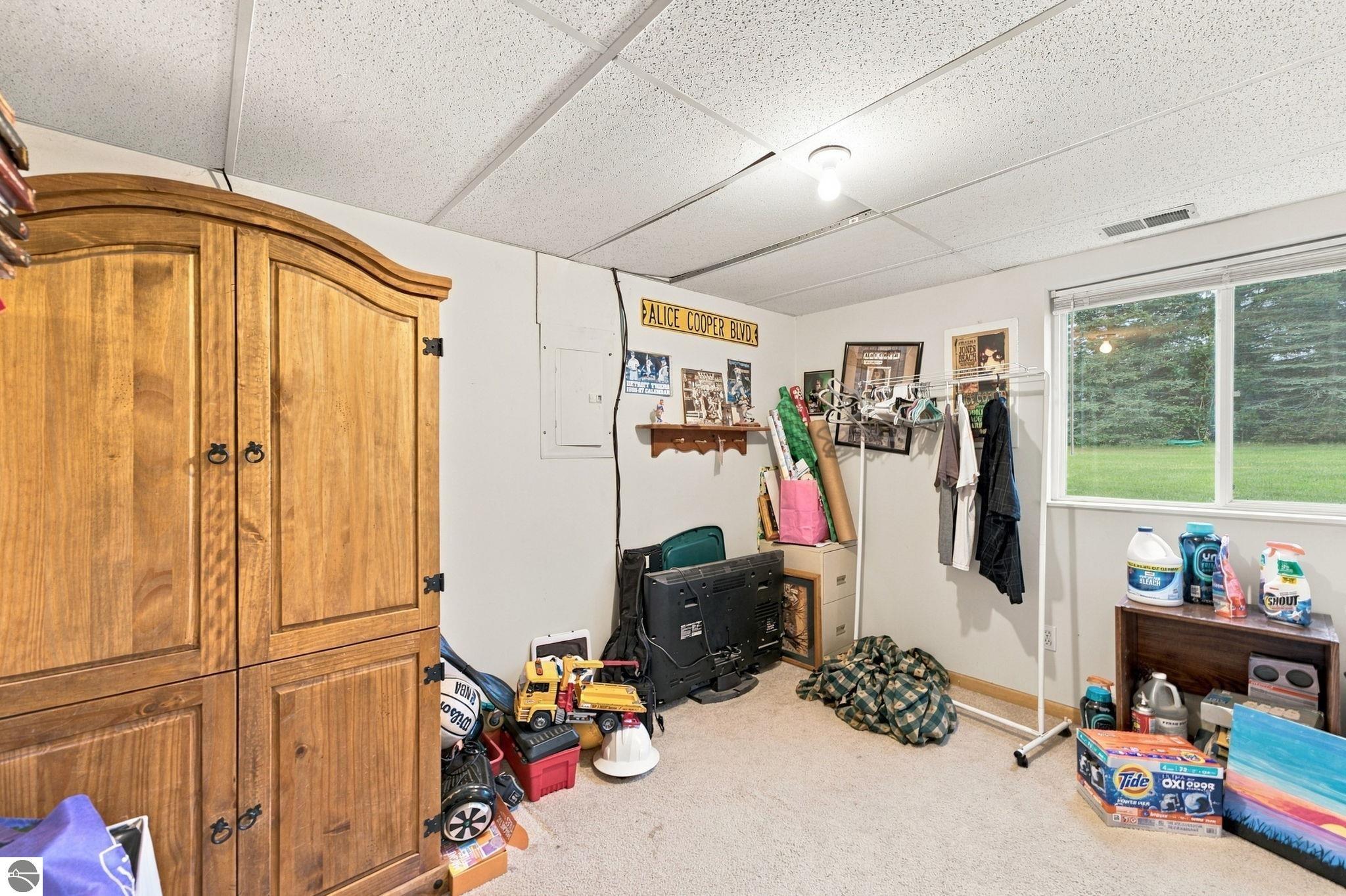 2005 Holland Circle