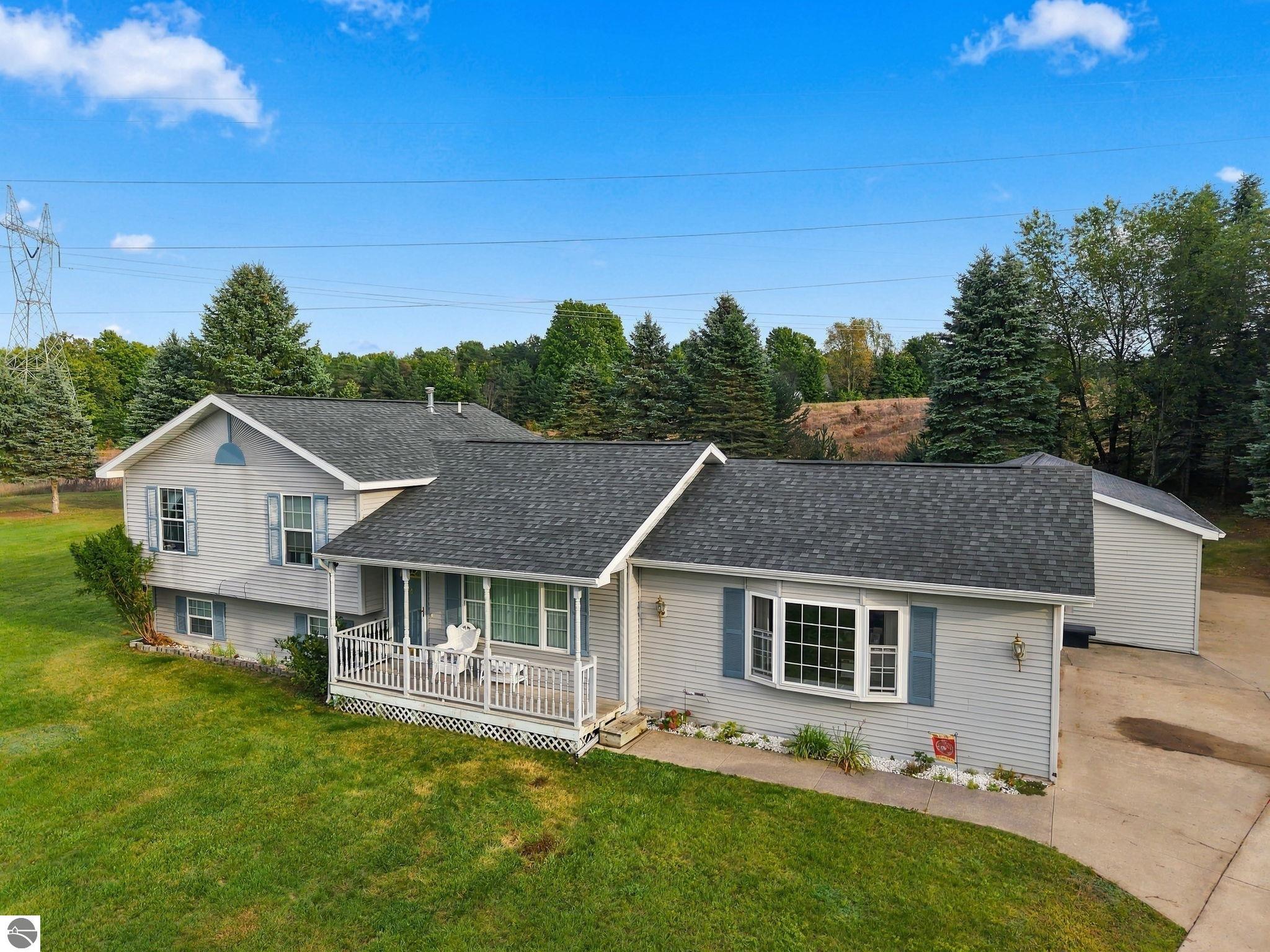 2005 Holland Circle