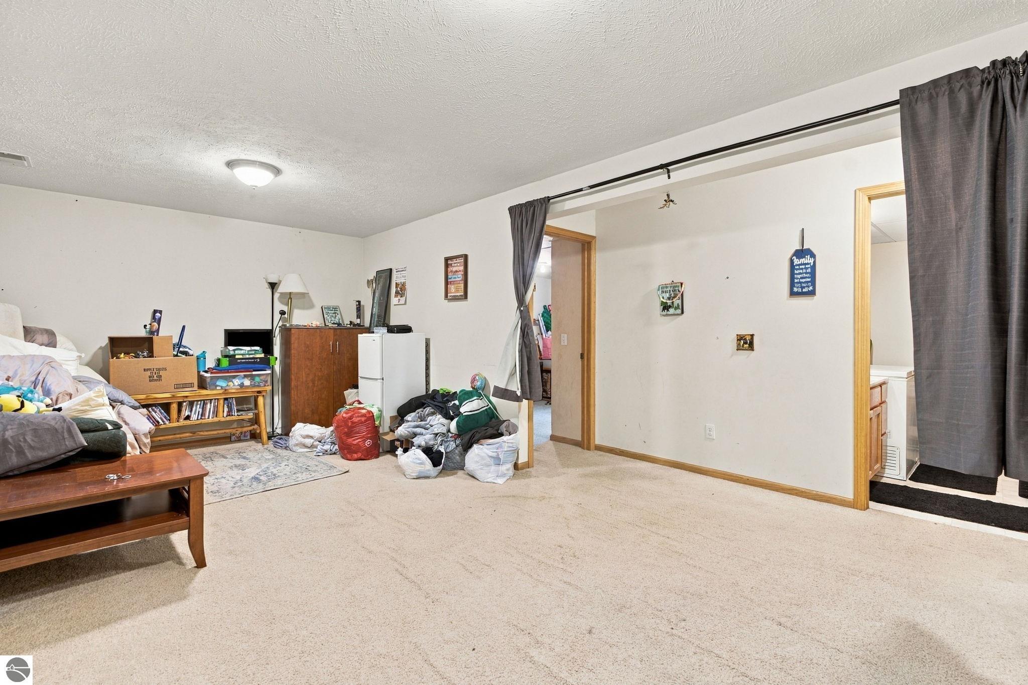 2005 Holland Circle