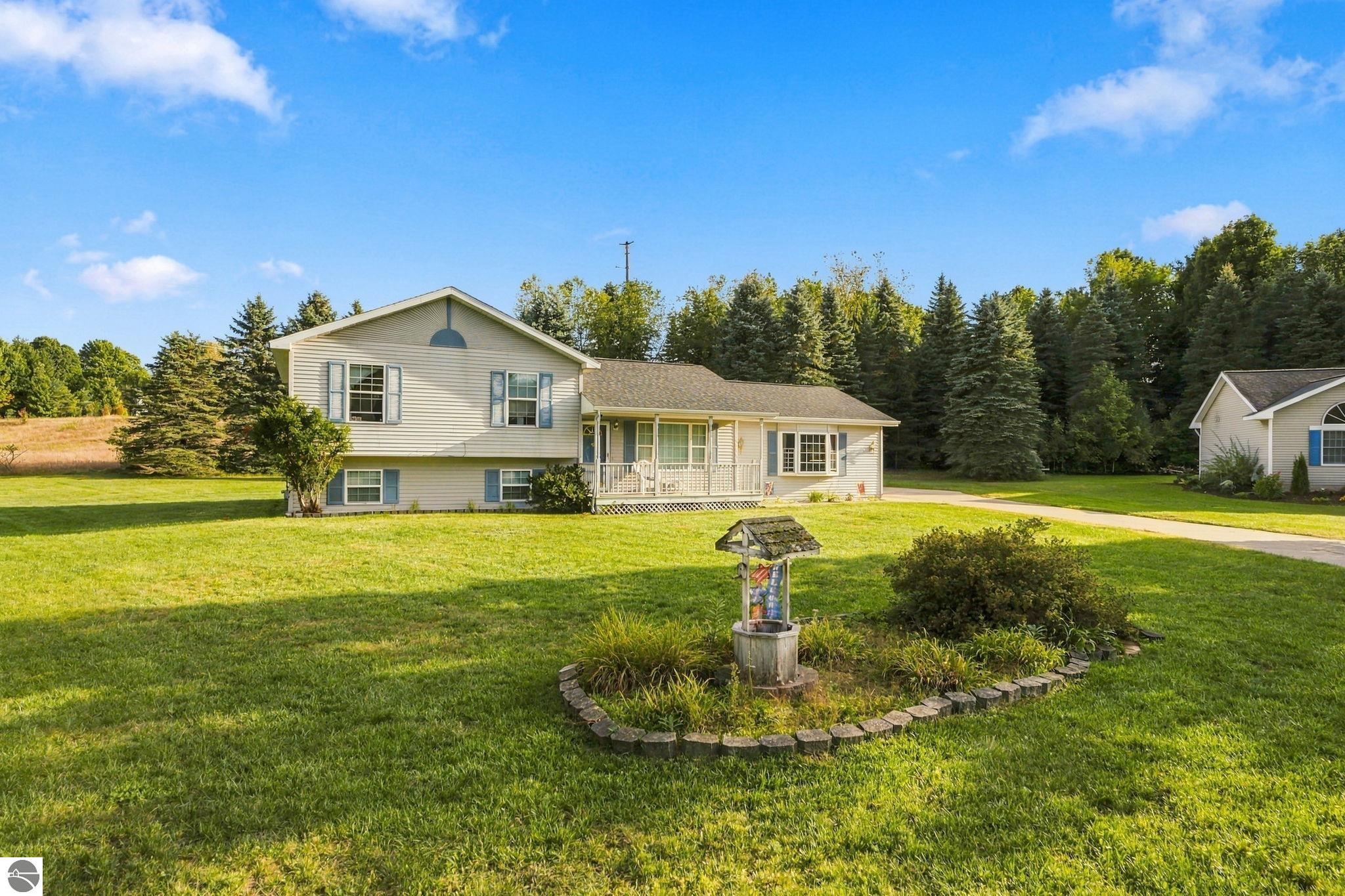 2005 Holland Circle