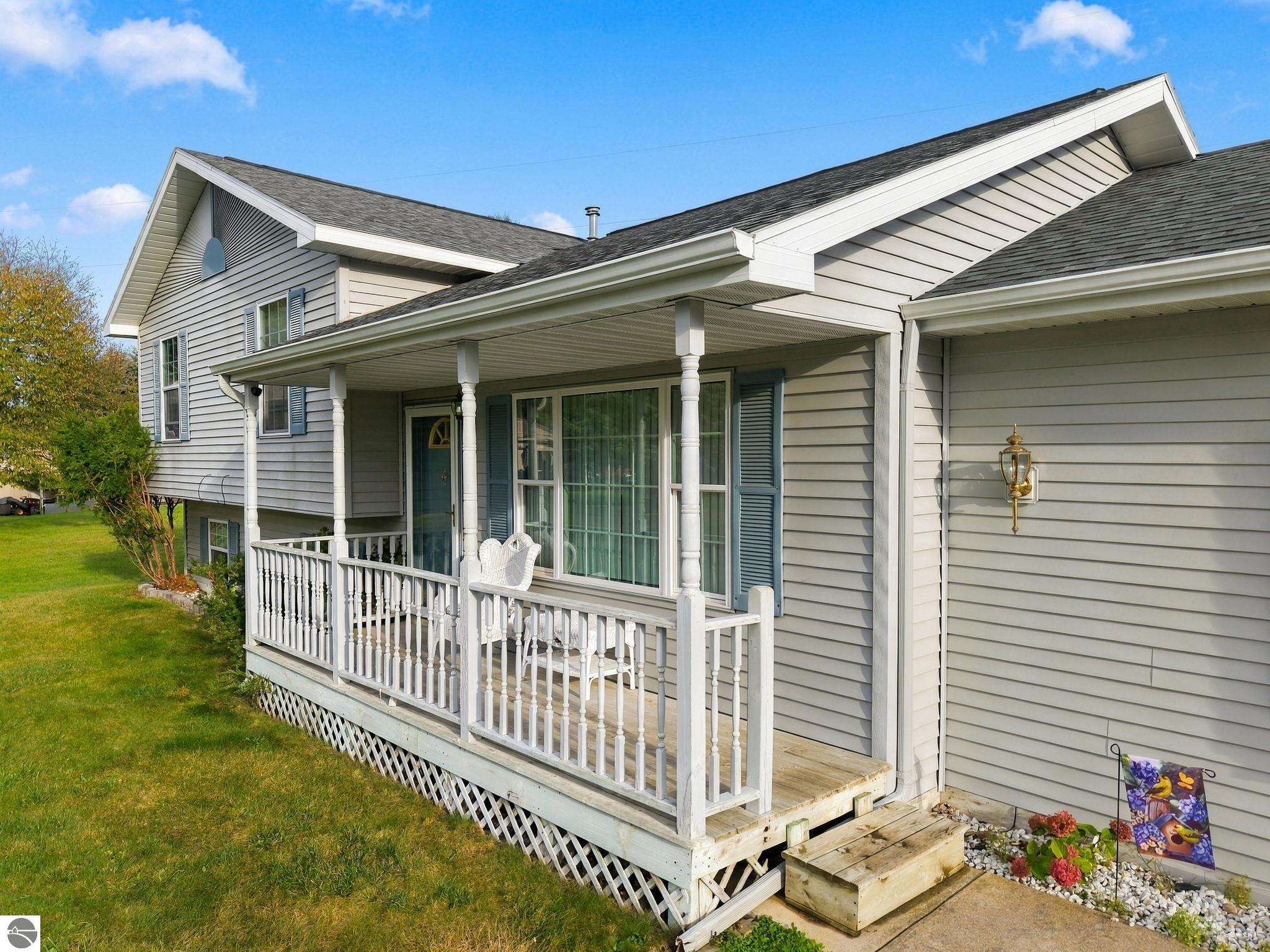 2005 Holland Circle