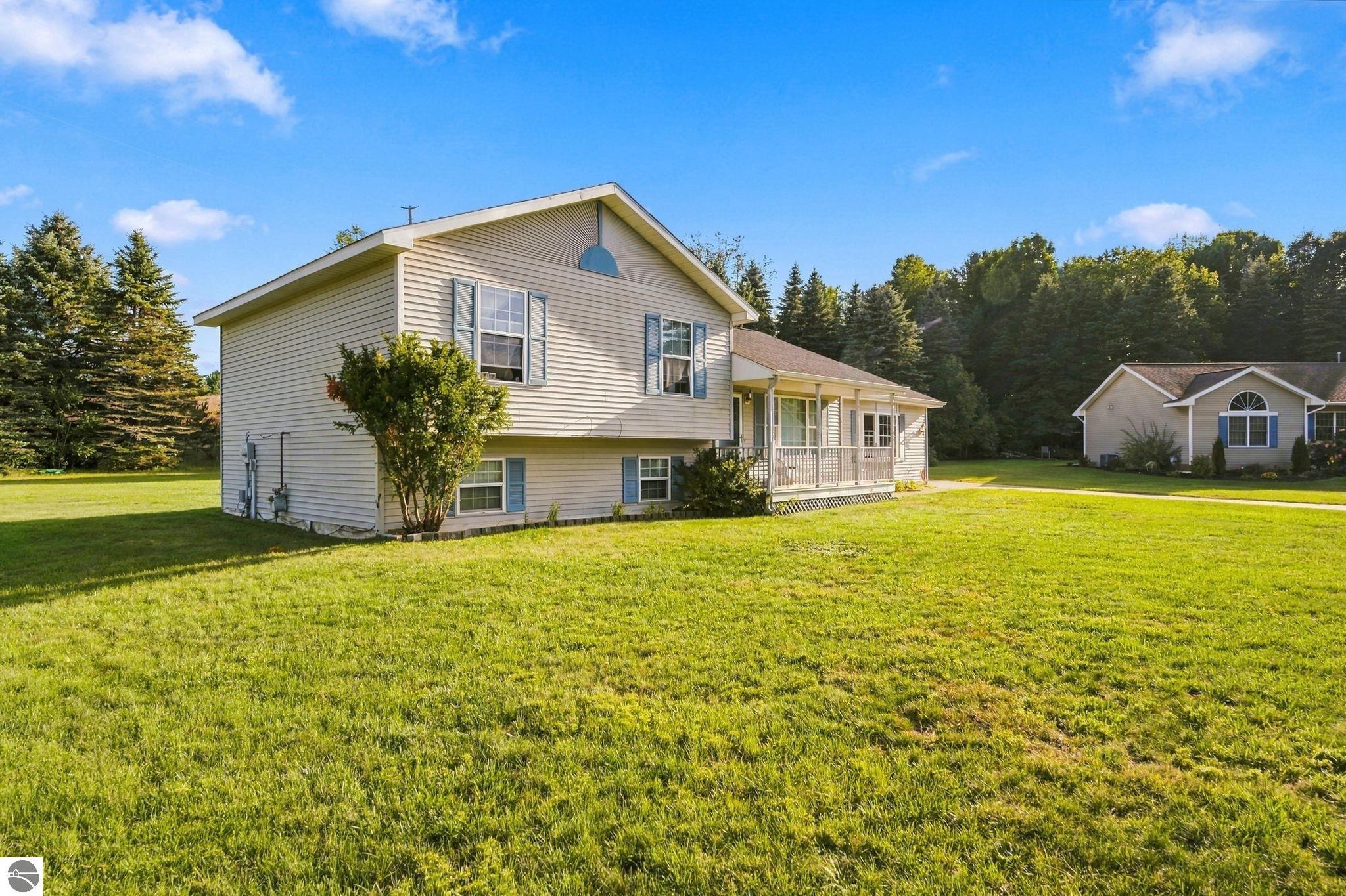 2005 Holland Circle