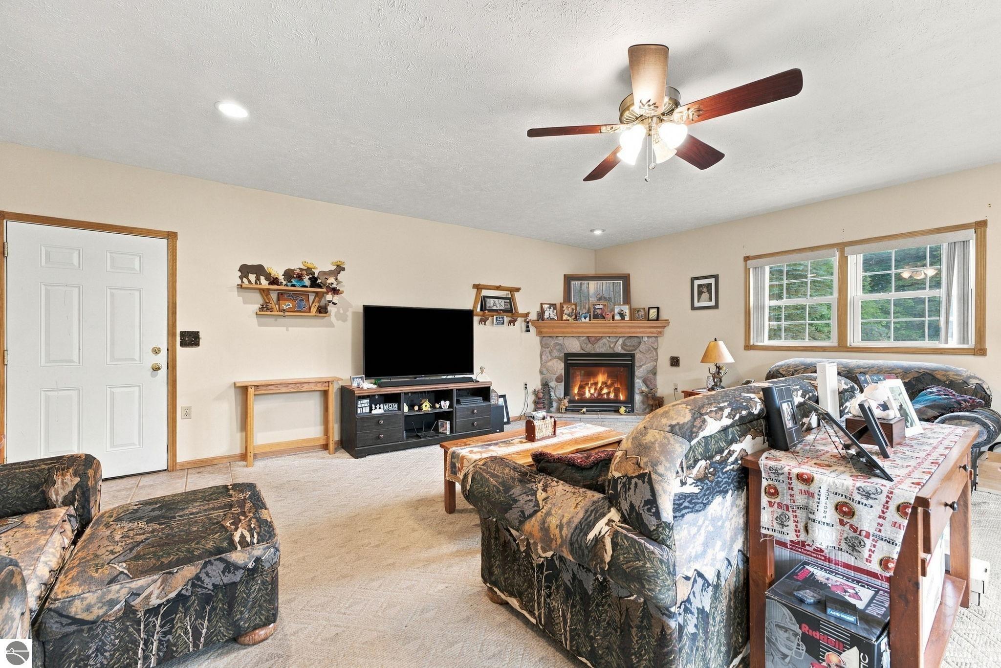 2005 Holland Circle