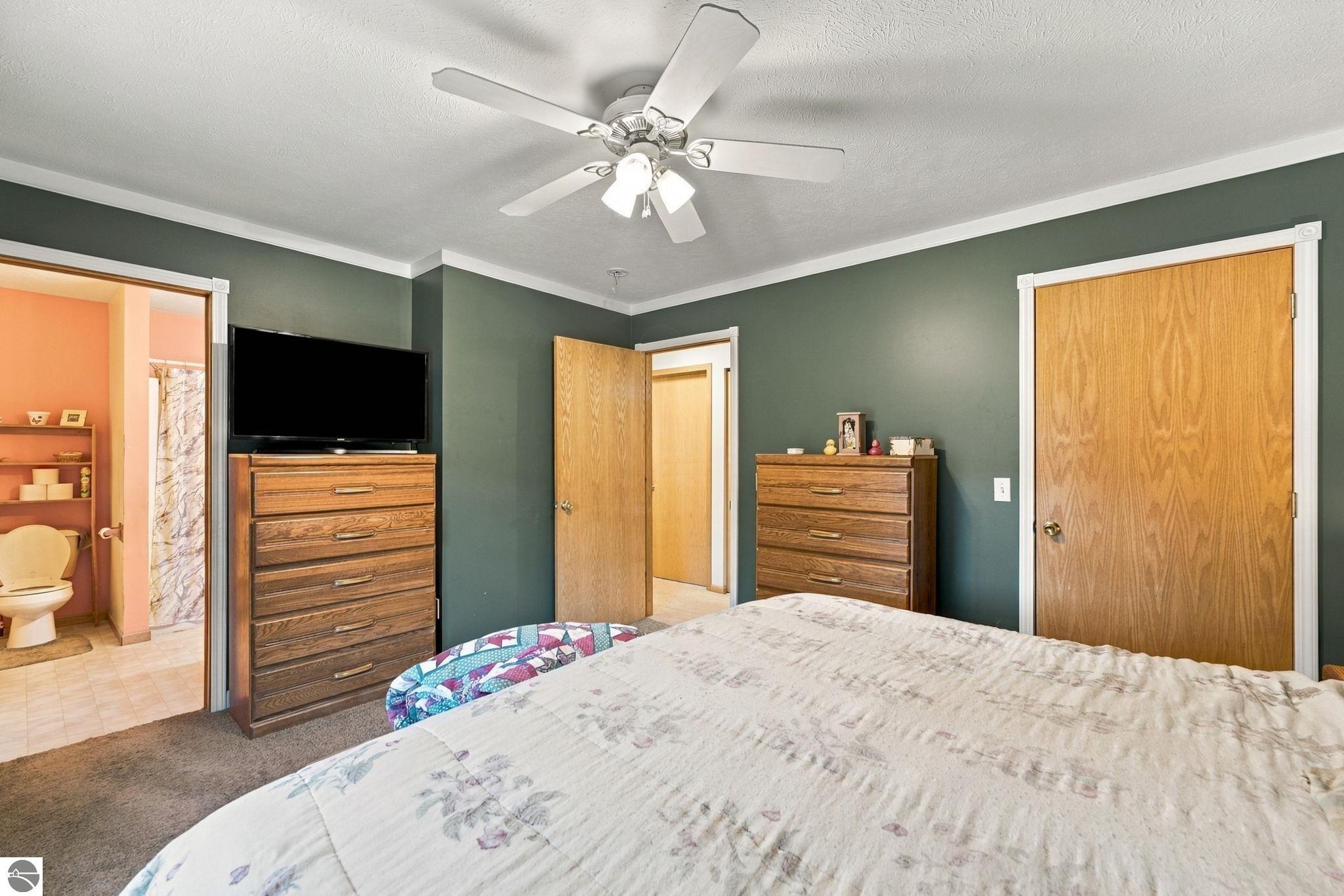 2005 Holland Circle