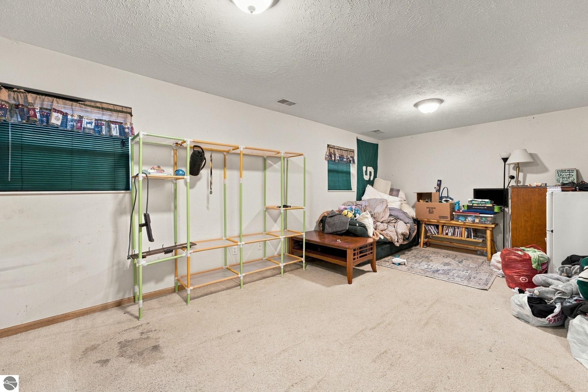 2005 Holland Circle