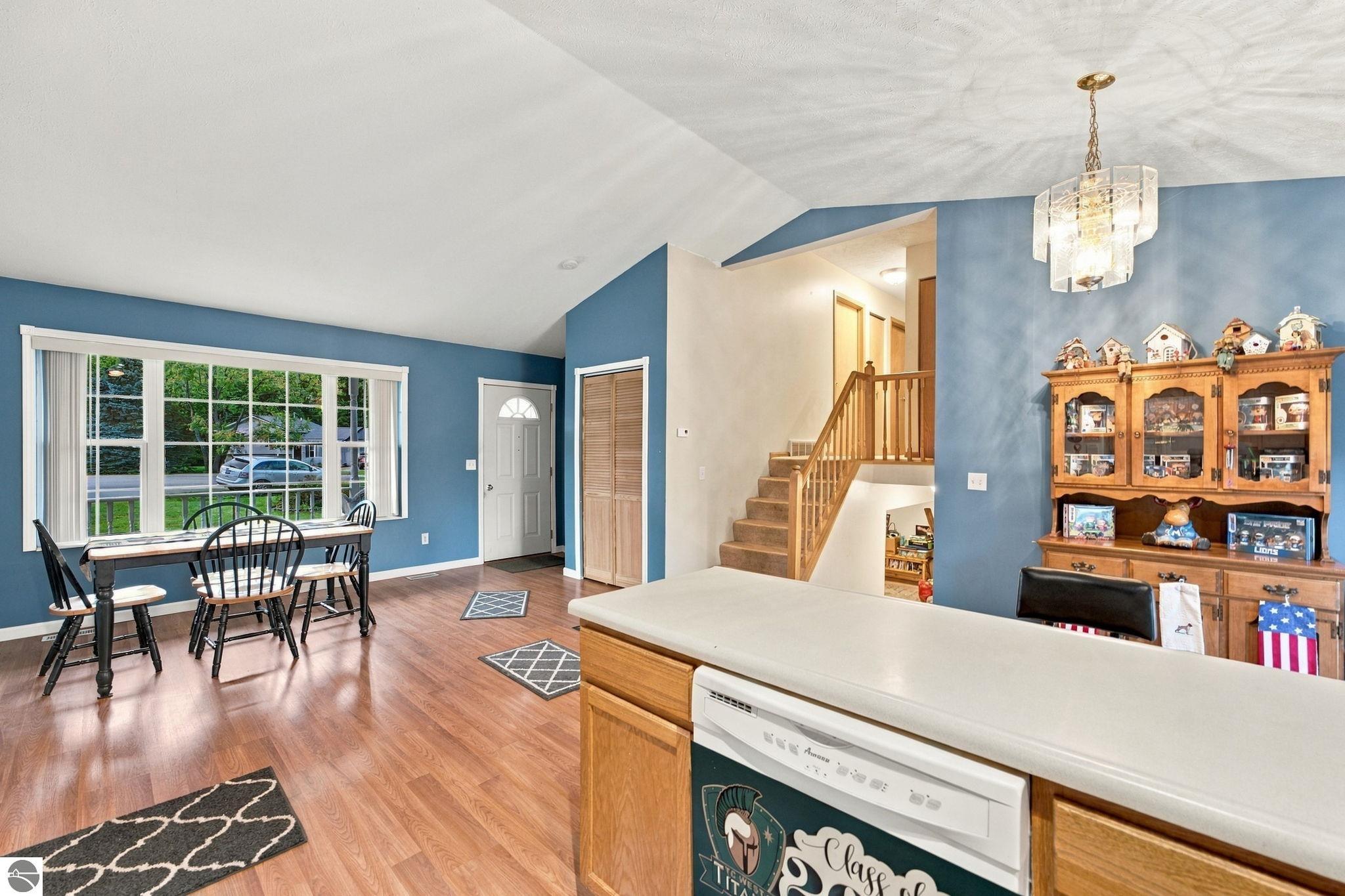 2005 Holland Circle