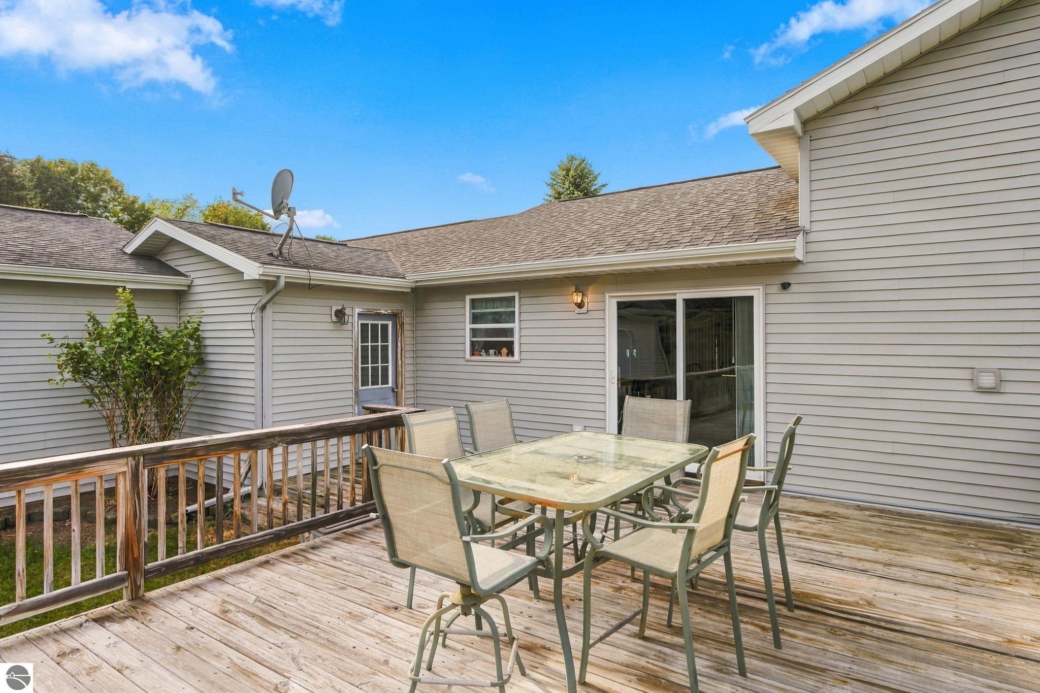 2005 Holland Circle