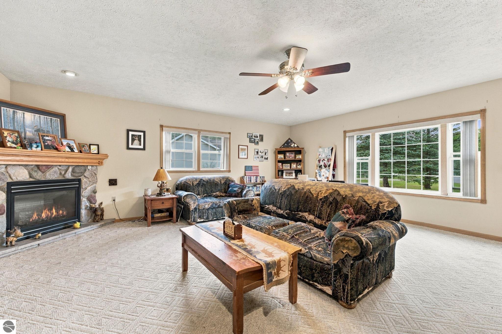 2005 Holland Circle