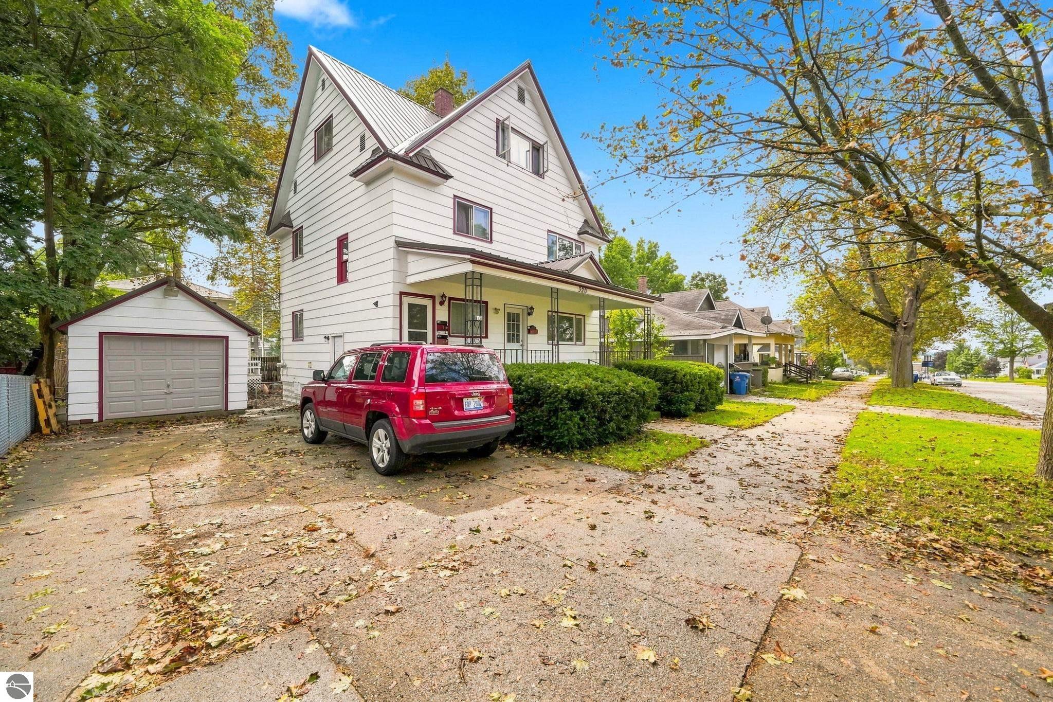 320 Howard Street