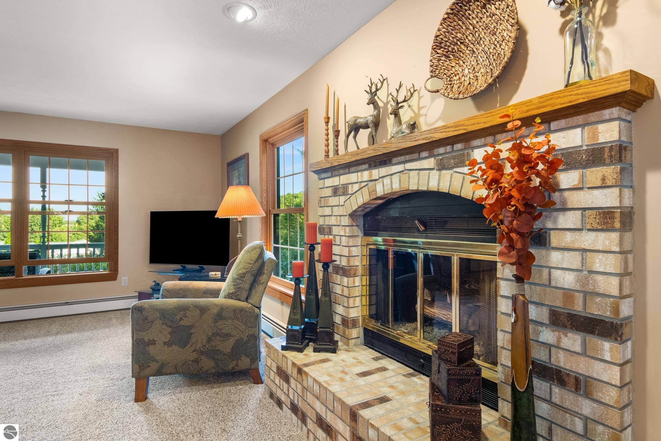 9770 E Valley Hills Drive