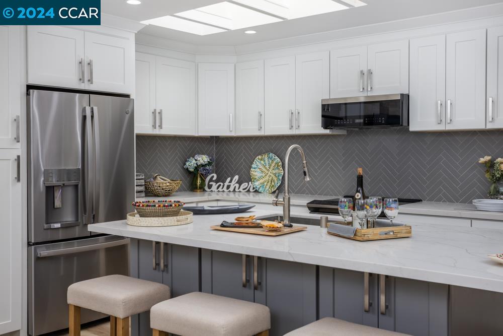 2921 Ptarmigan Dr # 4