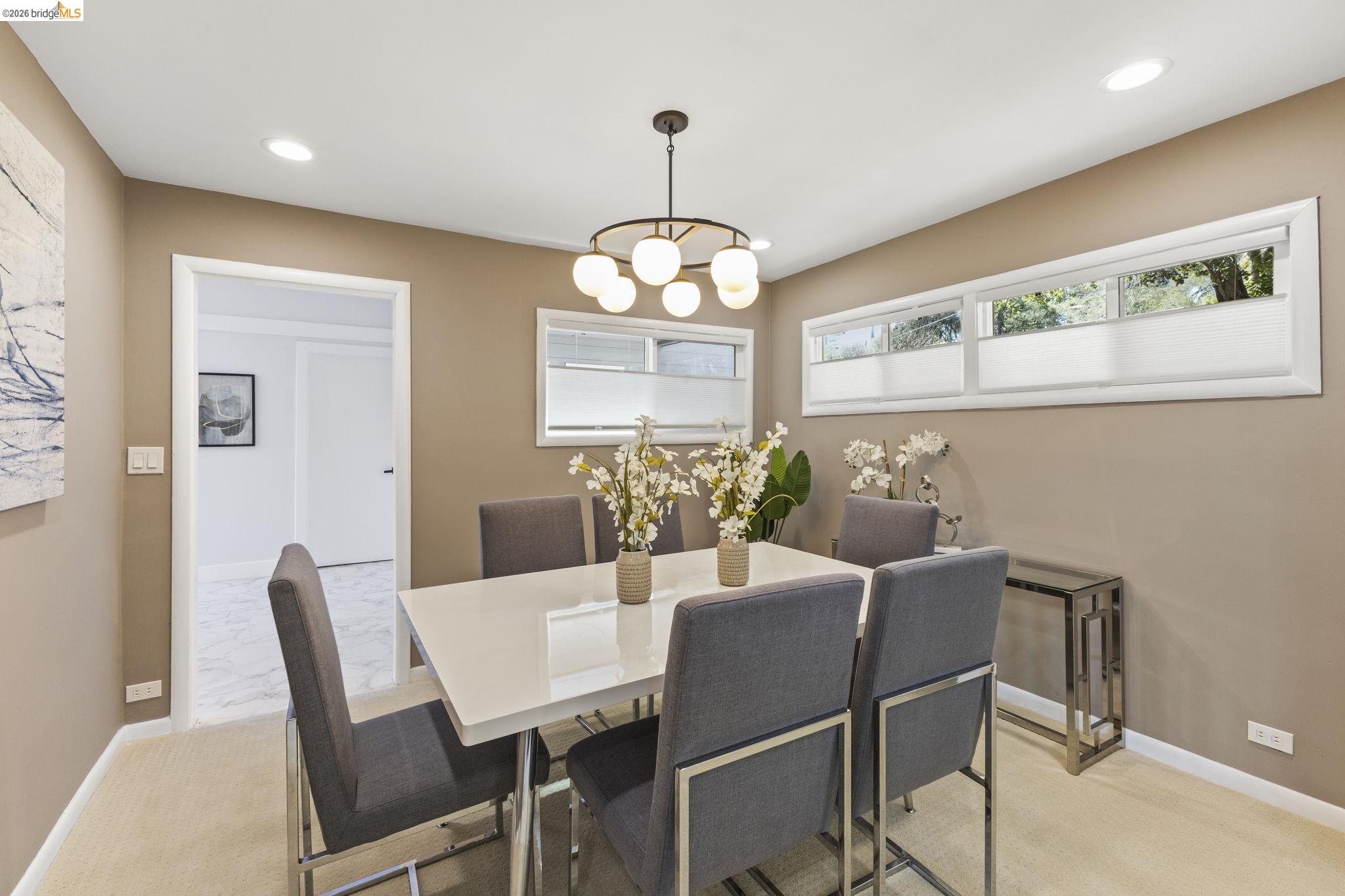 64 Valencia Rd