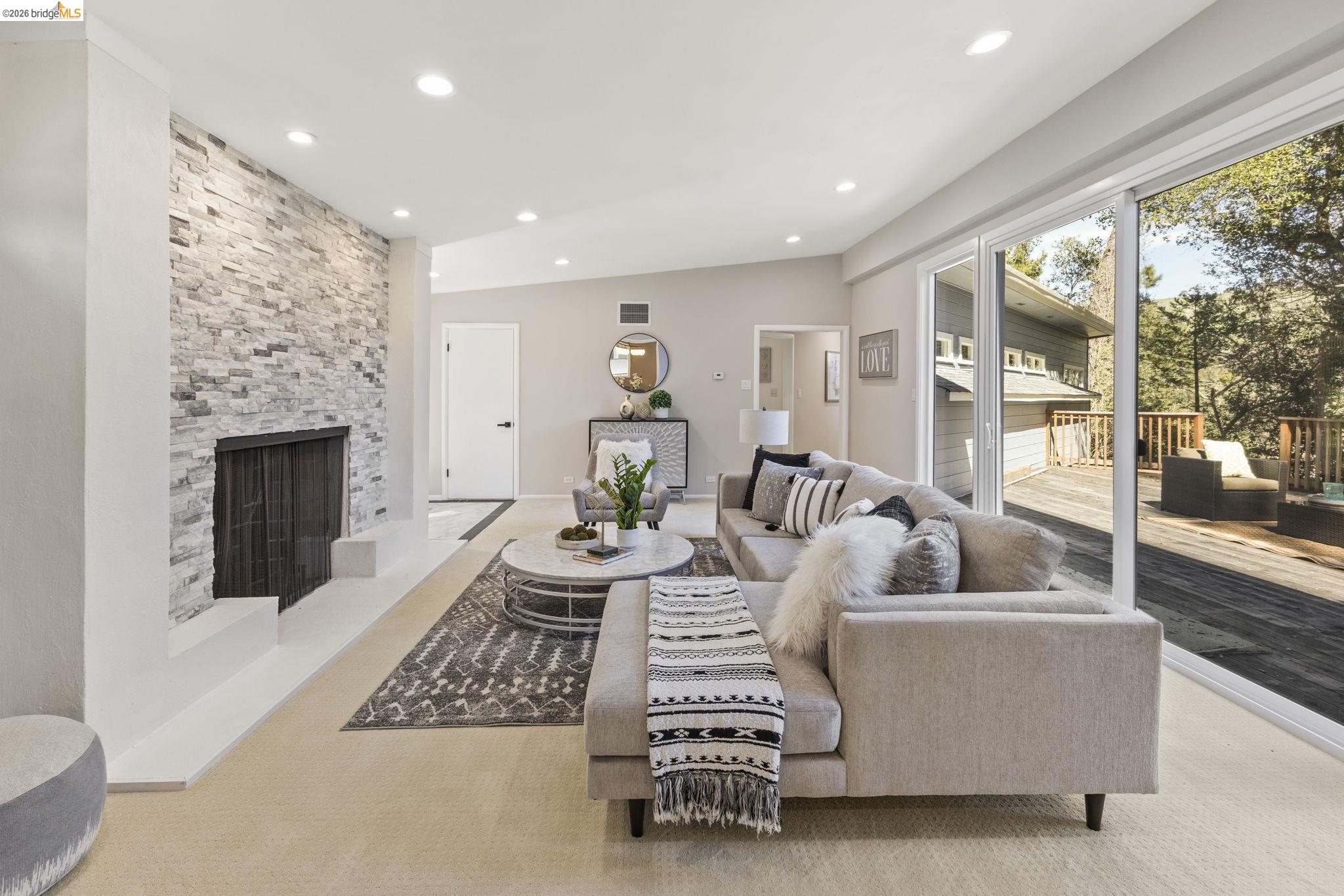 64 Valencia Rd