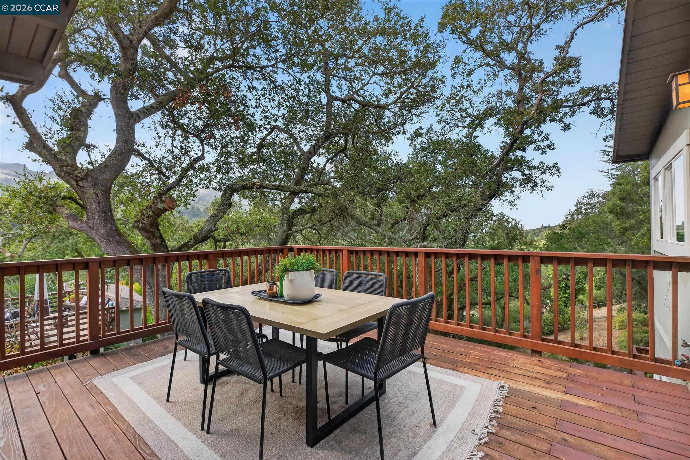 6 El Patio