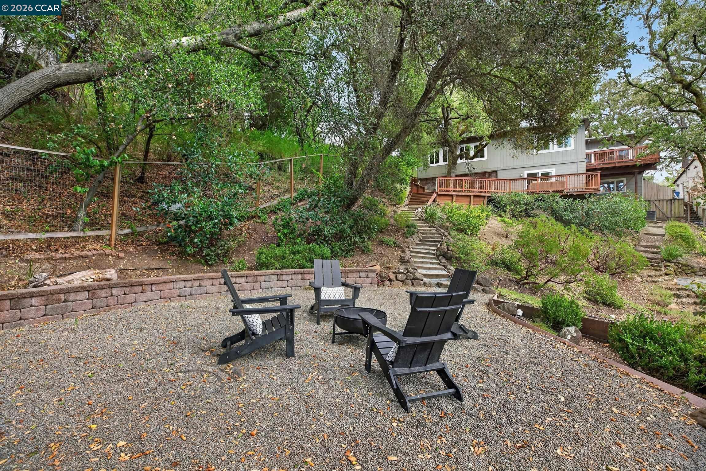 6 El Patio