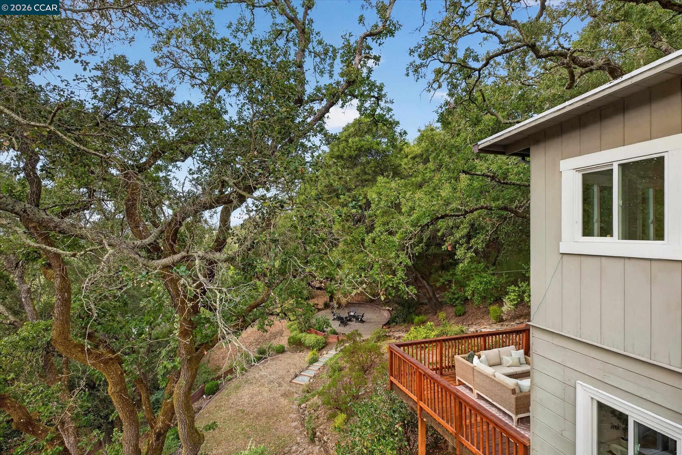 6 El Patio