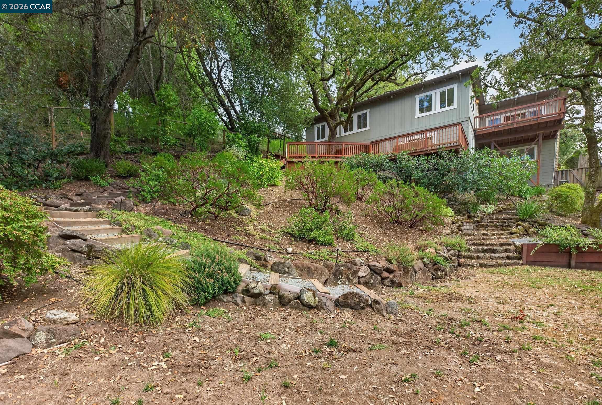 6 El Patio