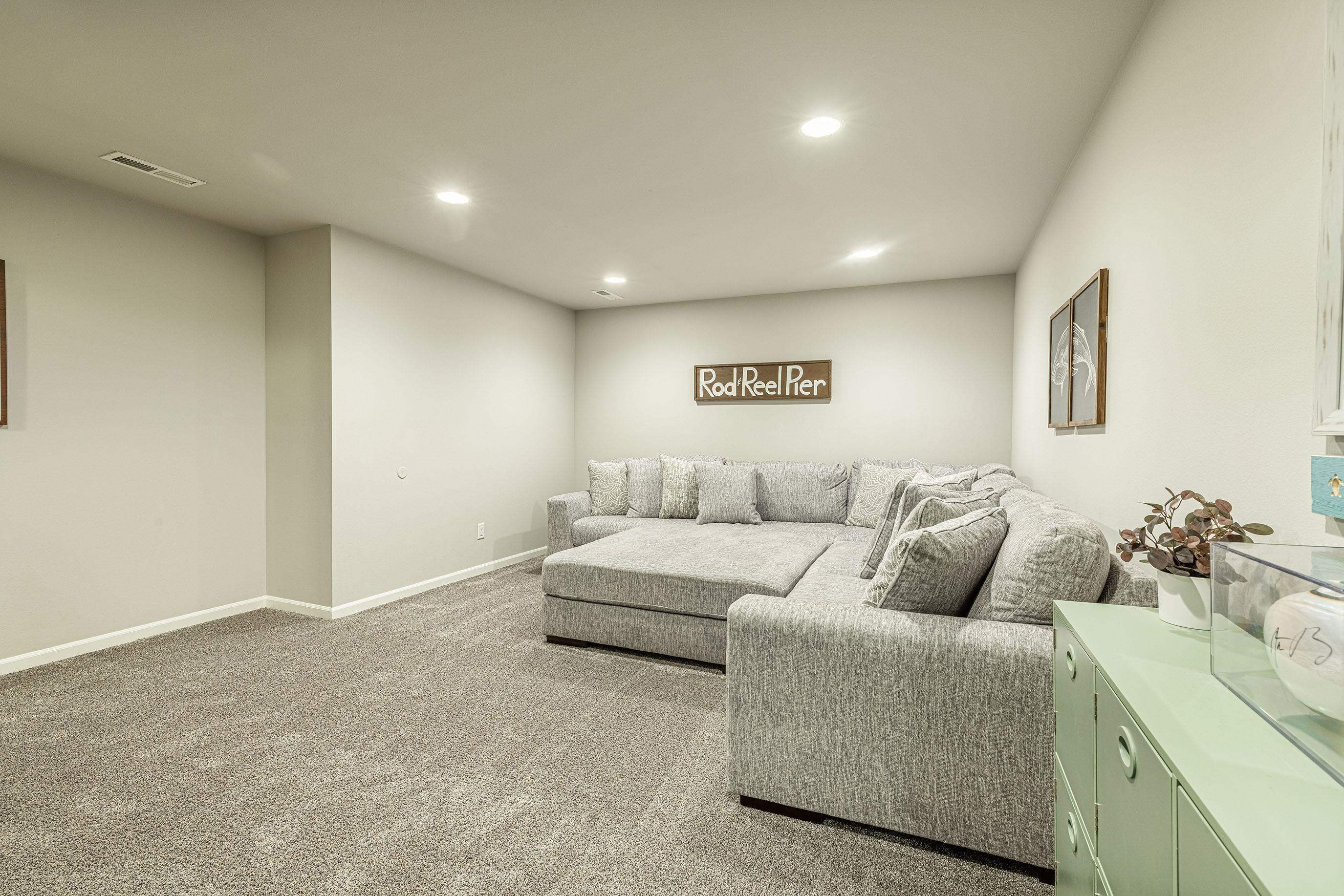 6111 E RED OAK Trail