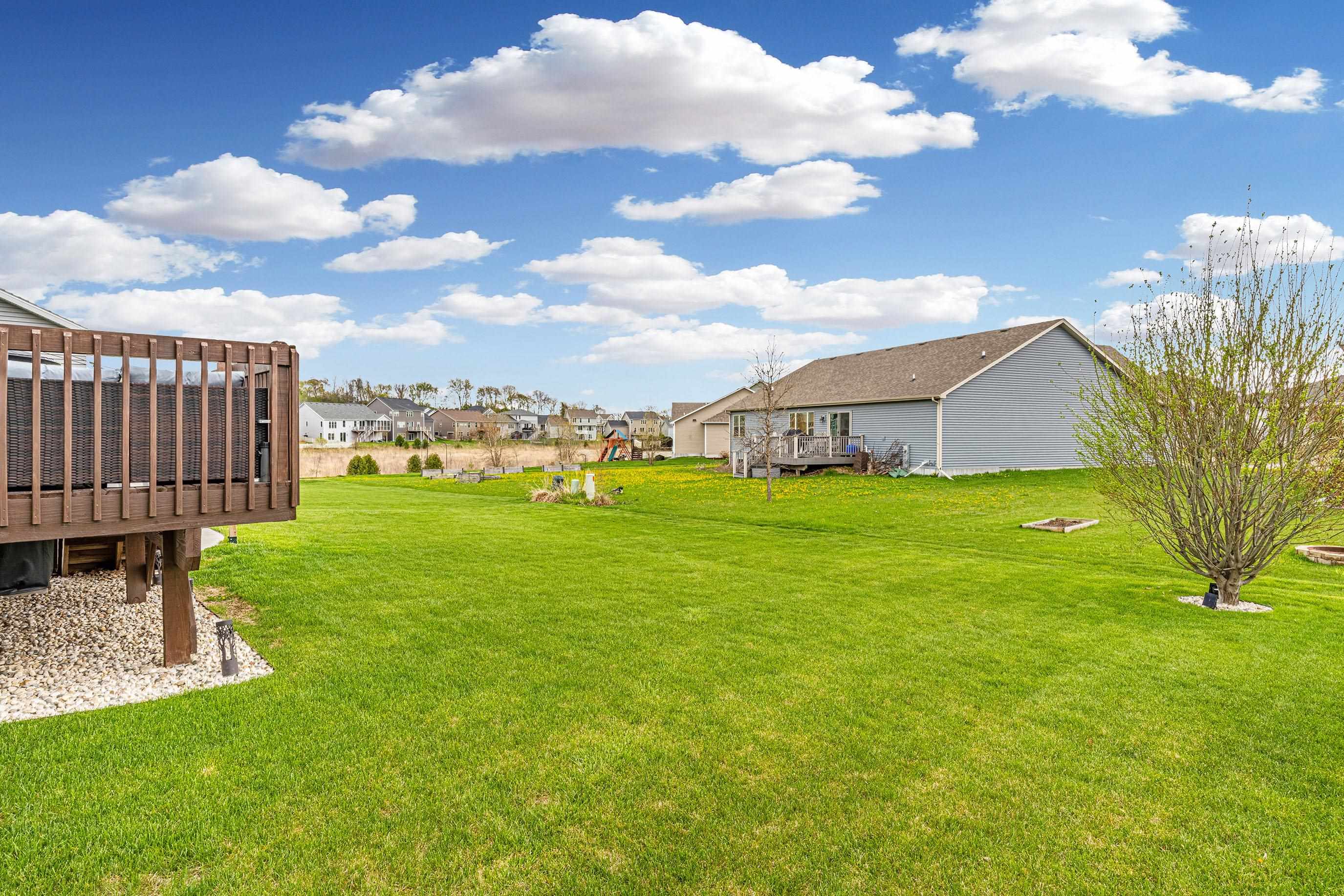 6111 E RED OAK Trail