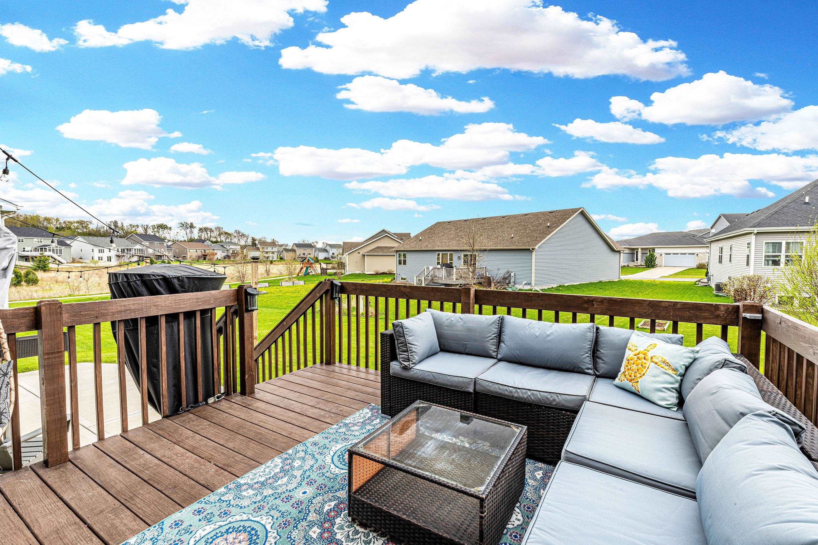 6111 E RED OAK Trail