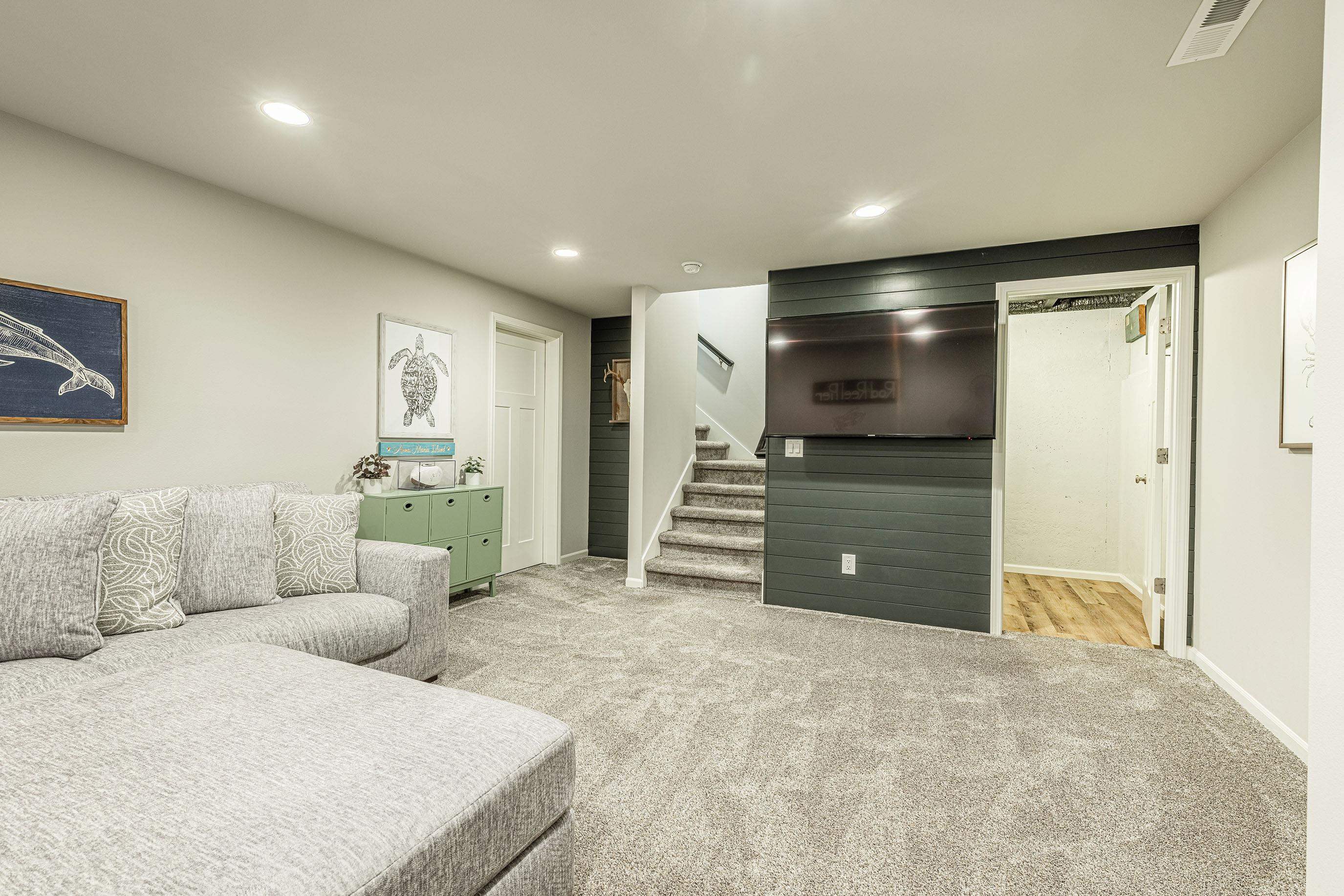 6111 E RED OAK Trail