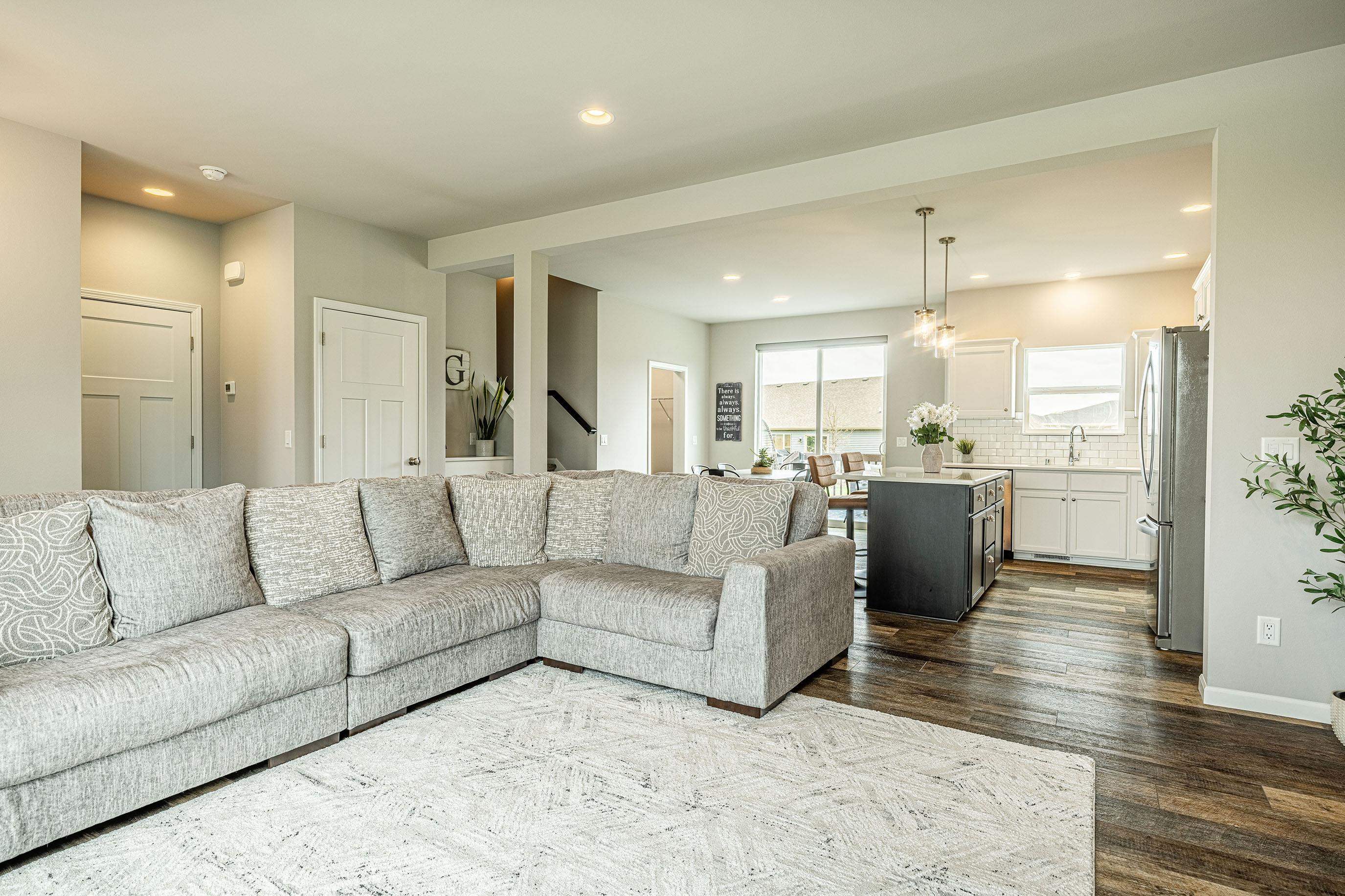 6111 E RED OAK Trail