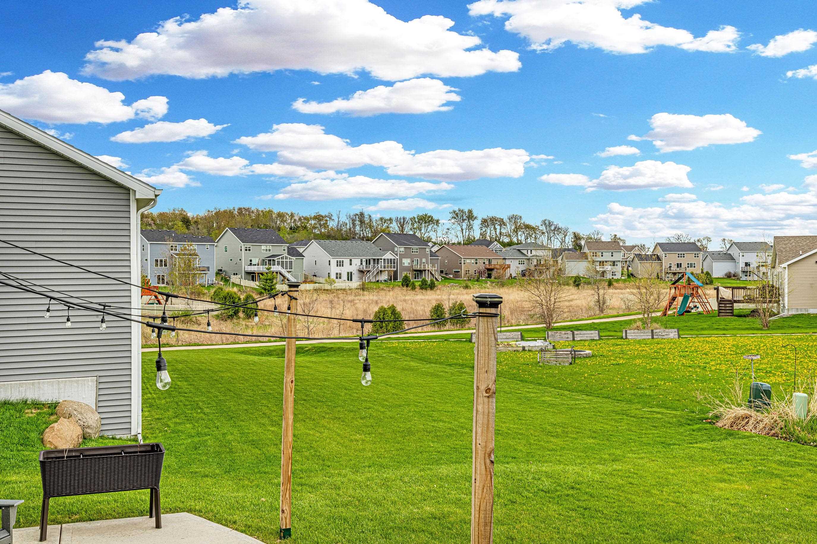 6111 E RED OAK Trail