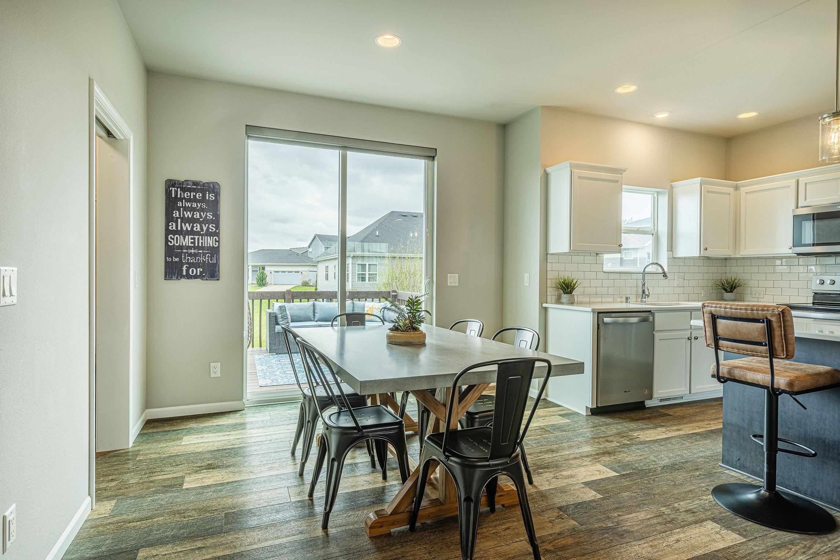 6111 E RED OAK Trail
