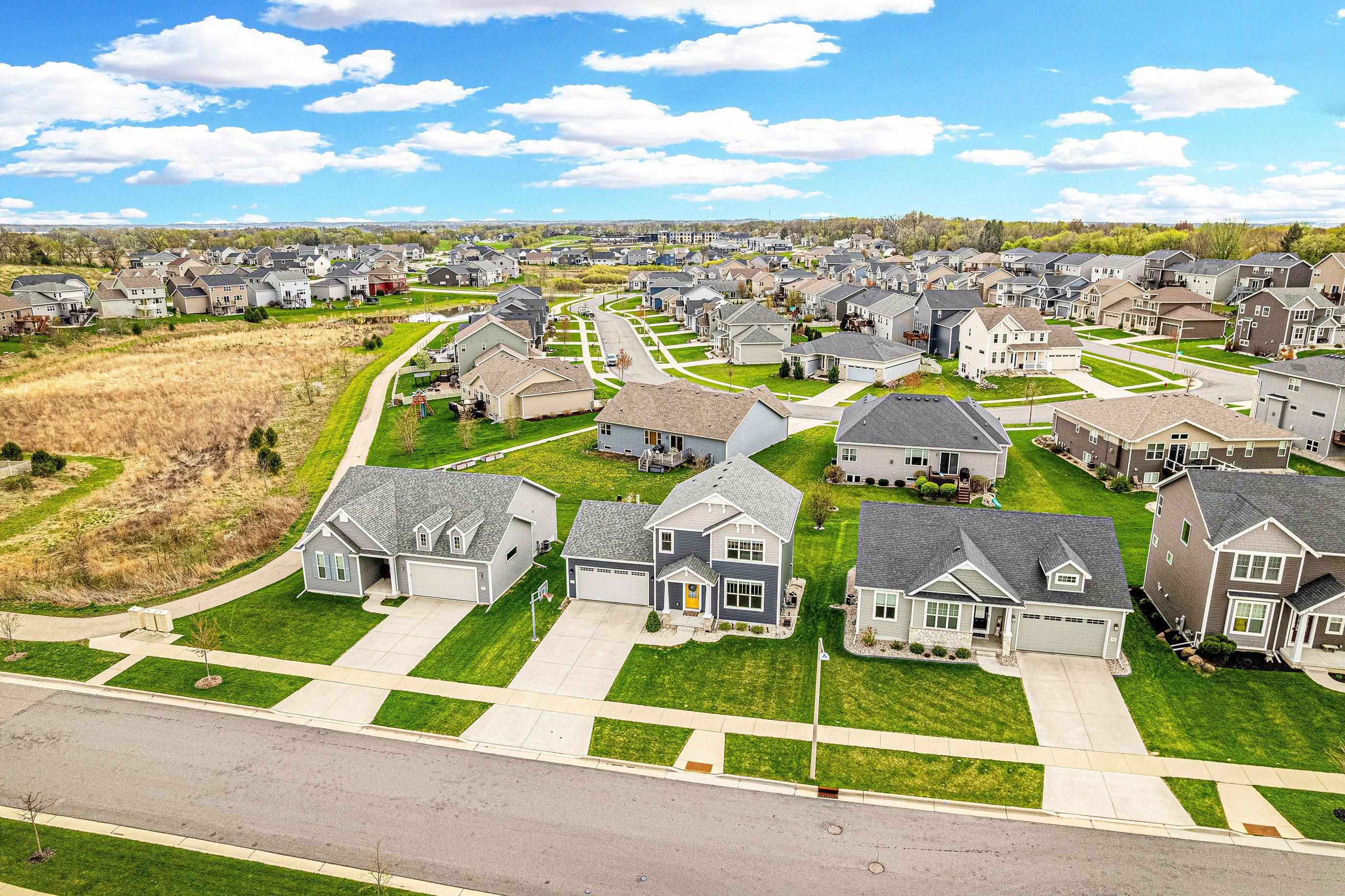 6111 E RED OAK Trail