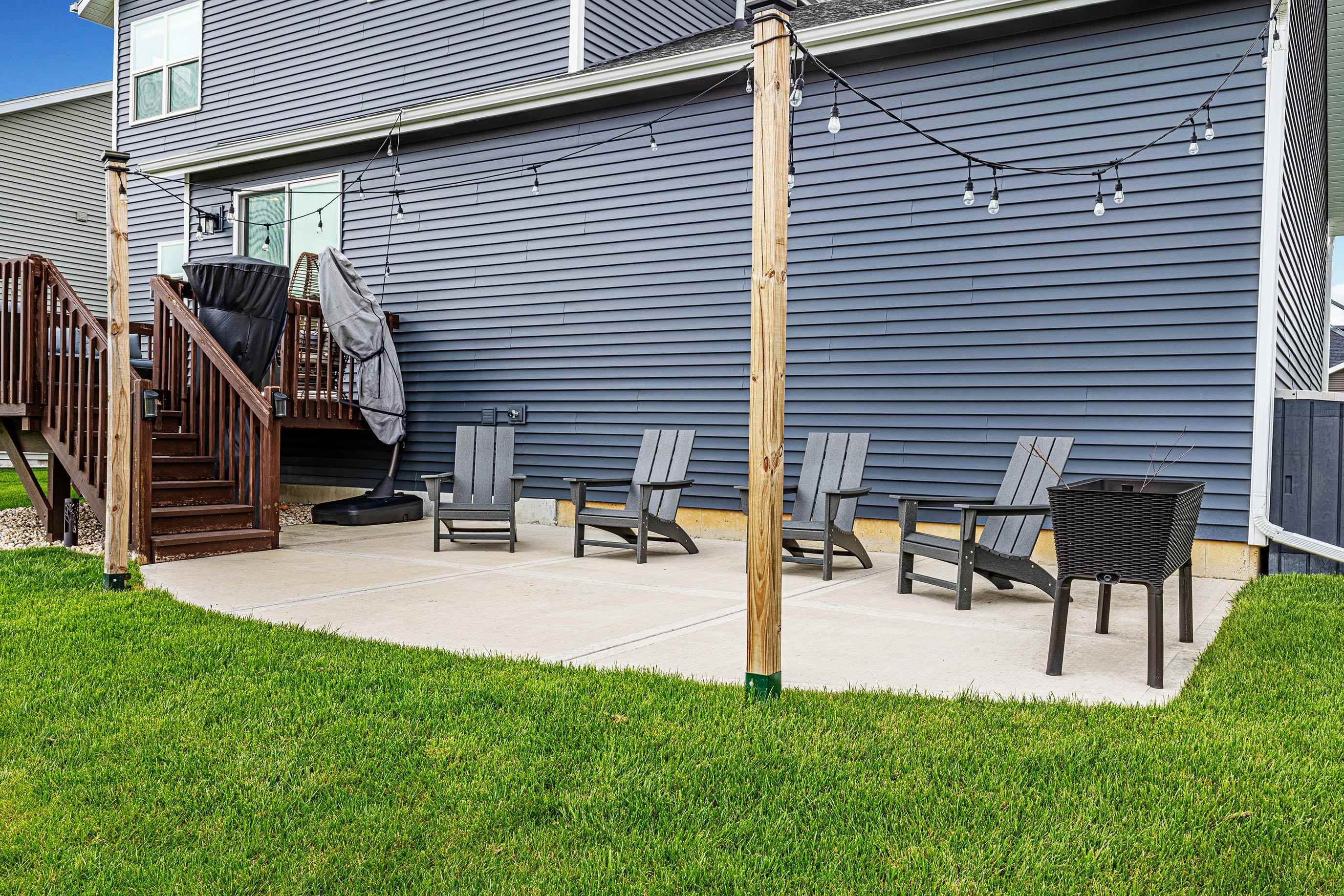 6111 E RED OAK Trail