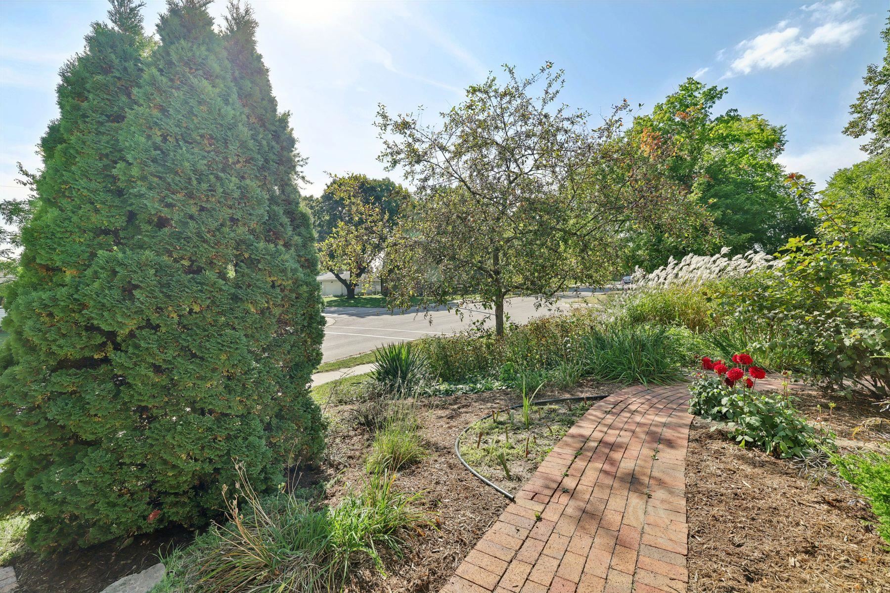 1000 Tompkins Drive