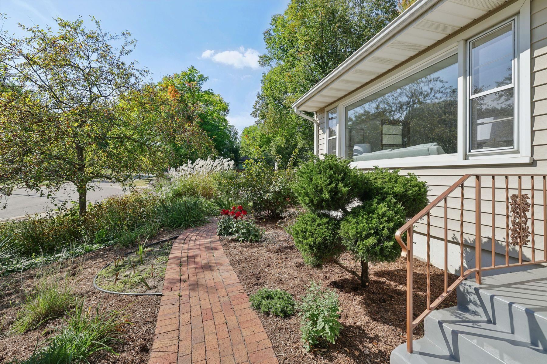 1000 Tompkins Drive