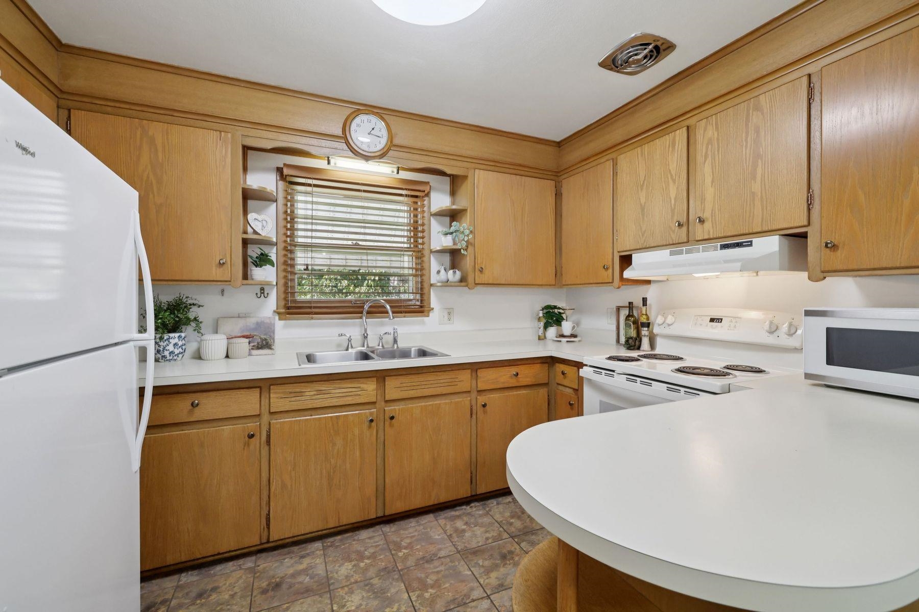 1000 Tompkins Drive